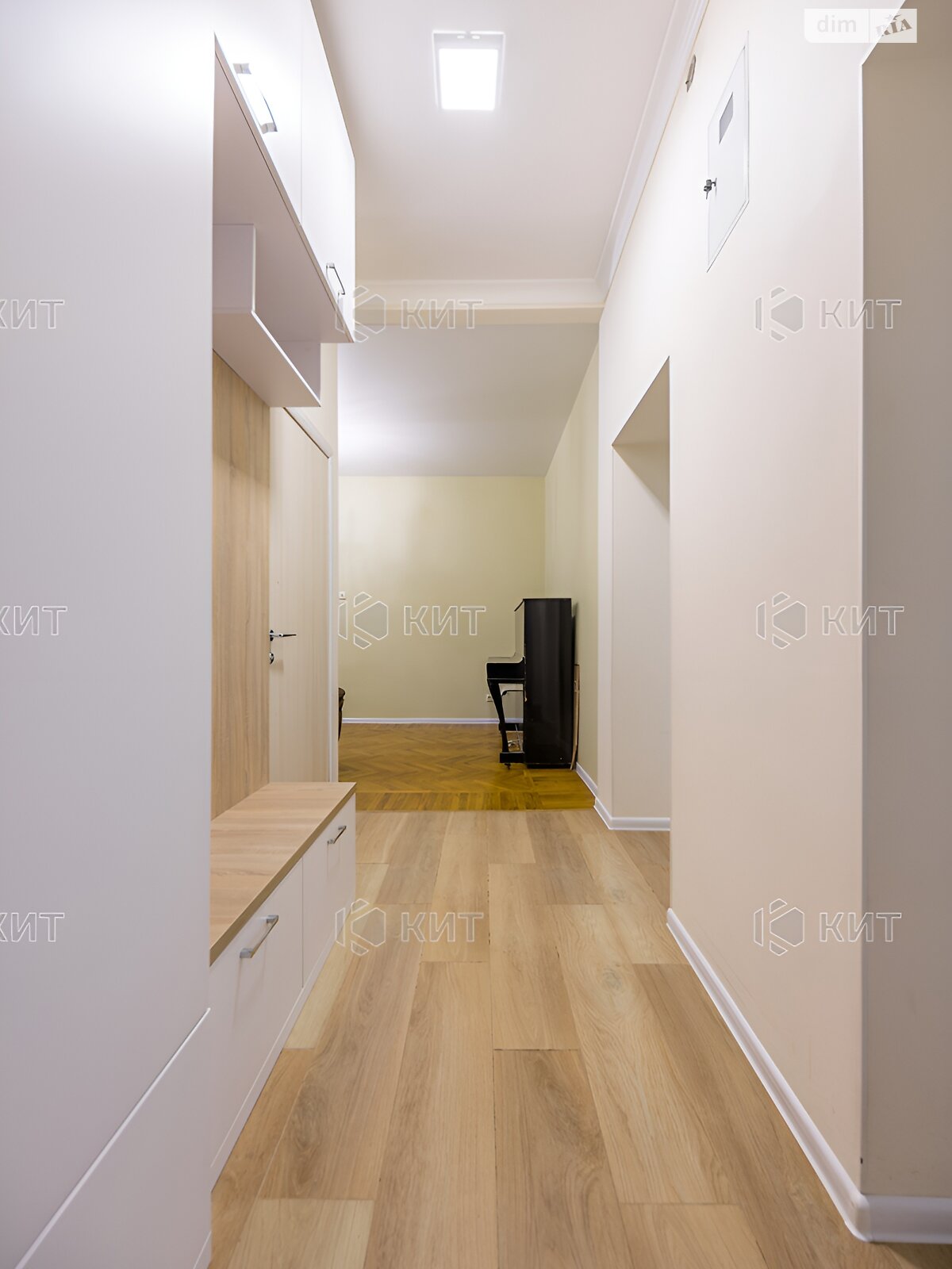 Продажа трехкомнатной квартиры в Харькове, на ул. Каразина 7/9, район Центр фото 1 Продажа трехкомнатной квартиры в Харькове, на ул. Каразина 7/9, район Центр фото 1