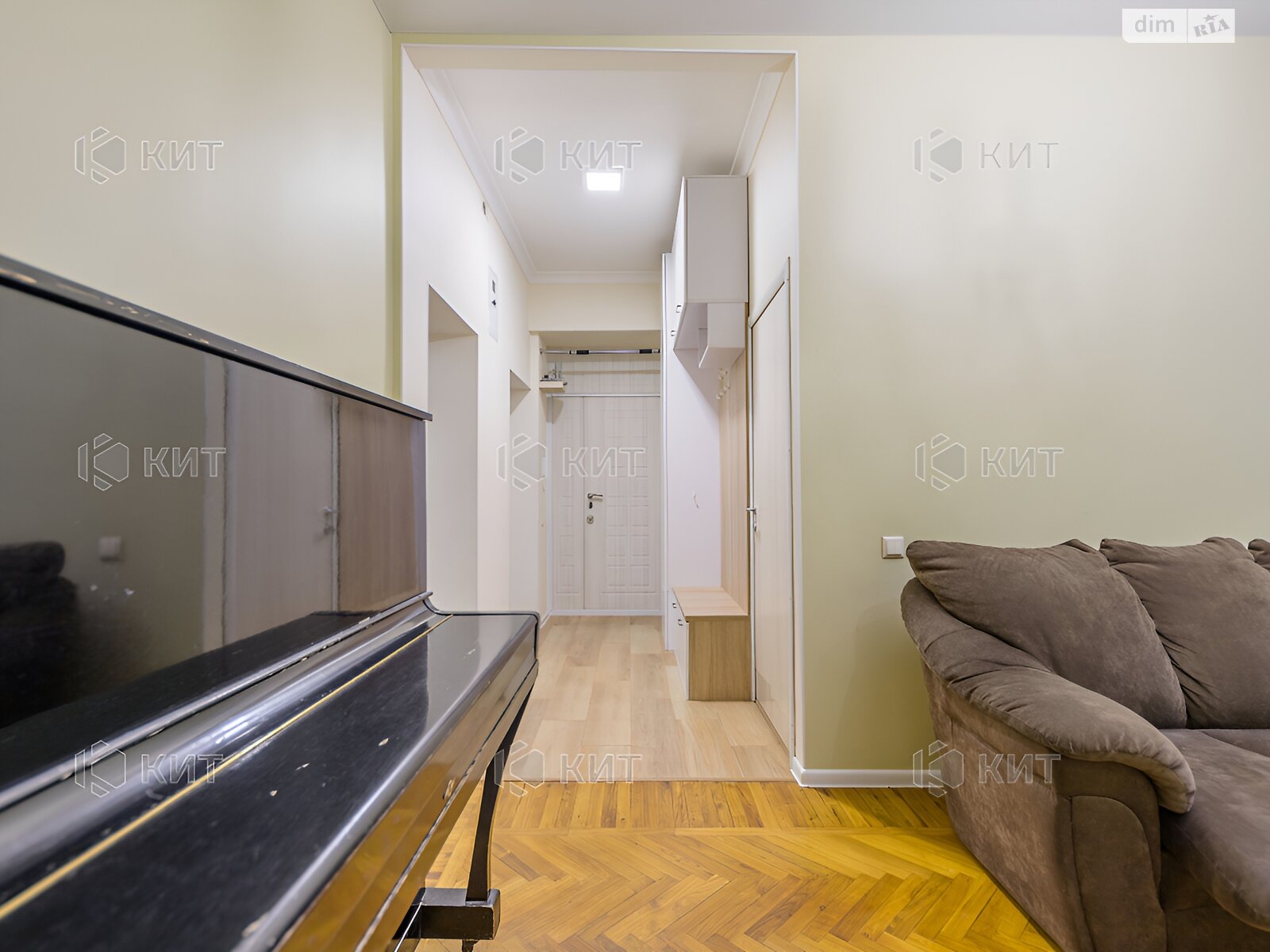 Продажа трехкомнатной квартиры в Харькове, на ул. Каразина 7/9, район Центр фото 1 Продажа трехкомнатной квартиры в Харькове, на ул. Каразина 7/9, район Центр фото 1