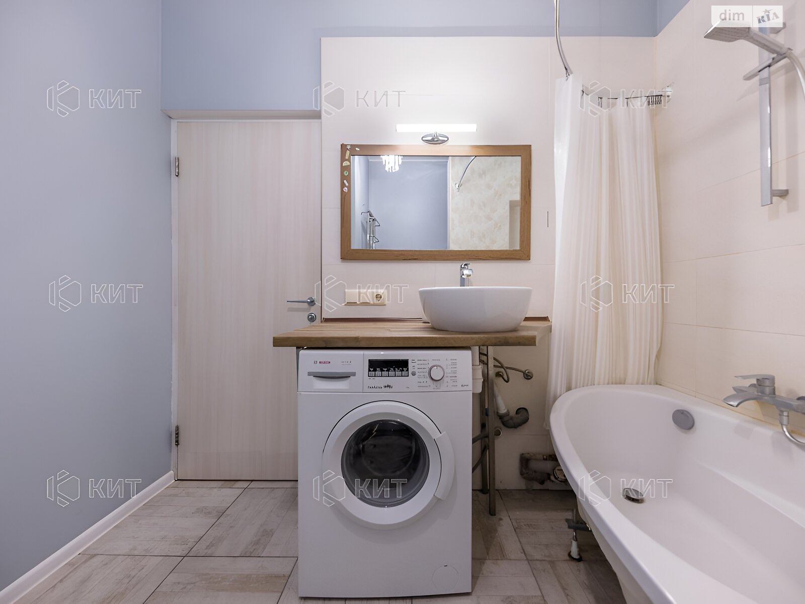 Продажа трехкомнатной квартиры в Харькове, на ул. Каразина 7/9, район Центр фото 1 Продажа трехкомнатной квартиры в Харькове, на ул. Каразина 7/9, район Центр фото 1