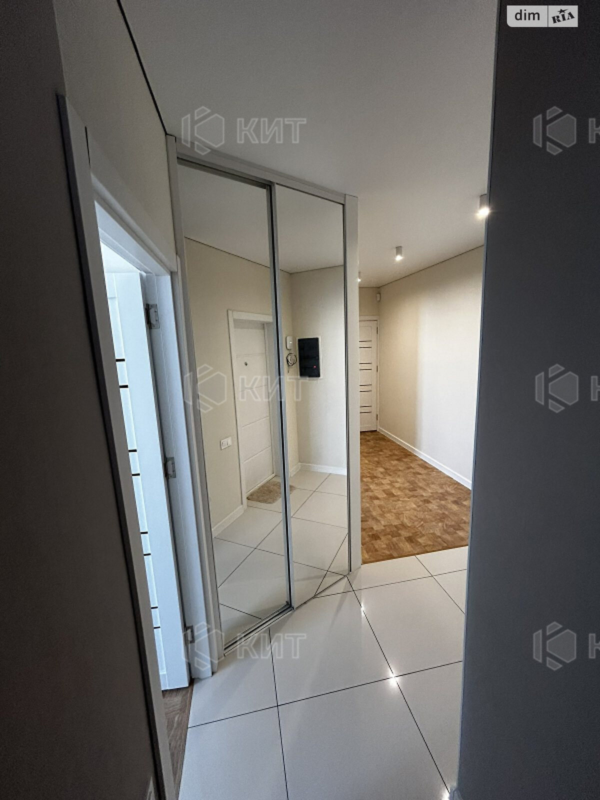 Продаж чотирикімнатної квартири в Харкові, на пров. Лосівський 4, район Центр фото 1 Продаж чотирикімнатної квартири в Харкові, на пров. Лосівський 4, район Центр фото 1