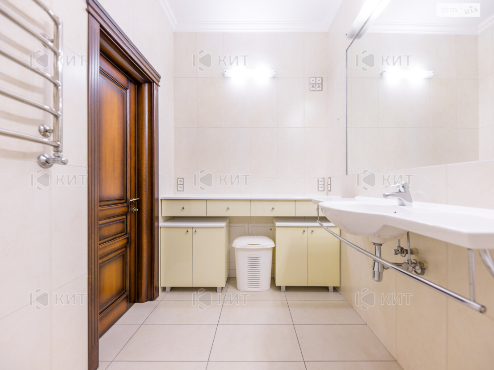 Продажа трехкомнатной квартиры в Харькове, на ул. Тринклера 9, район Центр фото 1 Продажа трехкомнатной квартиры в Харькове, на ул. Тринклера 9, район Центр фото 1