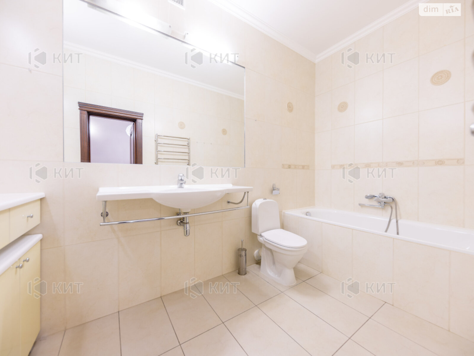 Продажа трехкомнатной квартиры в Харькове, на ул. Тринклера 9, район Центр фото 1 Продажа трехкомнатной квартиры в Харькове, на ул. Тринклера 9, район Центр фото 1