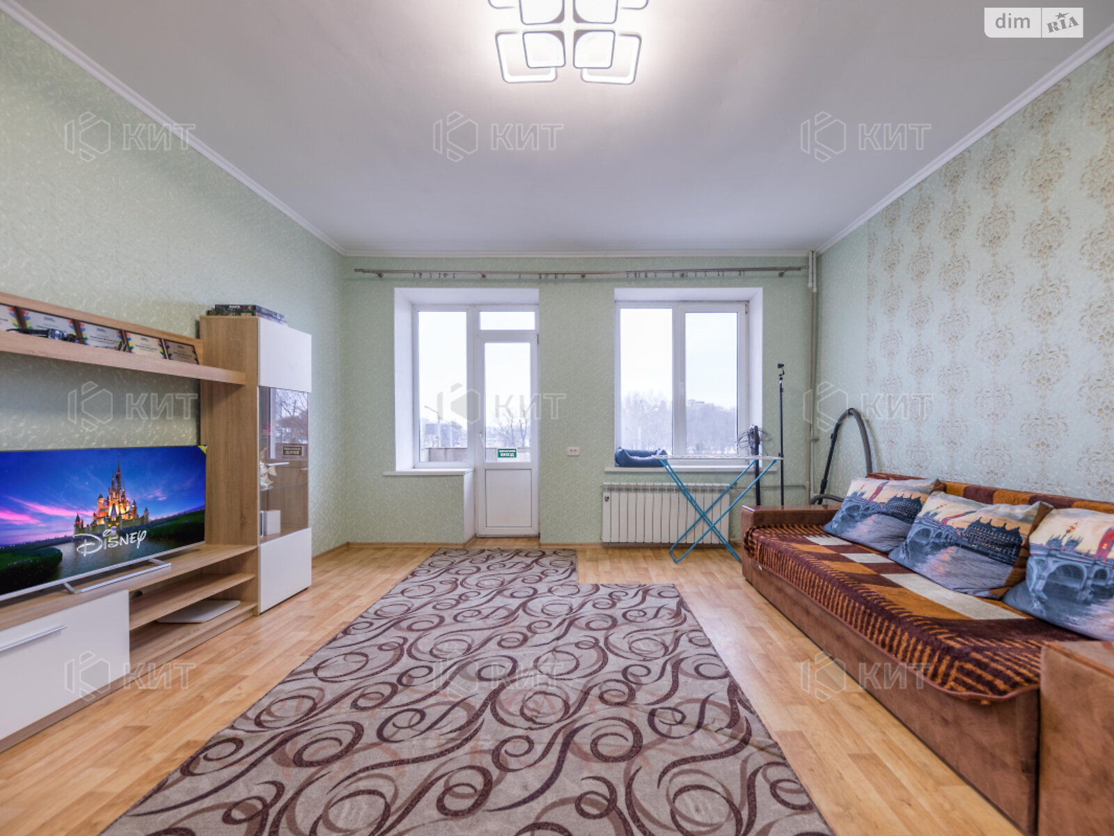 Продаж двокімнатної квартири в Харкові, на майд. Захисників України 1, район Центр фото 1 Продаж двокімнатної квартири в Харкові, на майд. Захисників України 1, район Центр фото 1