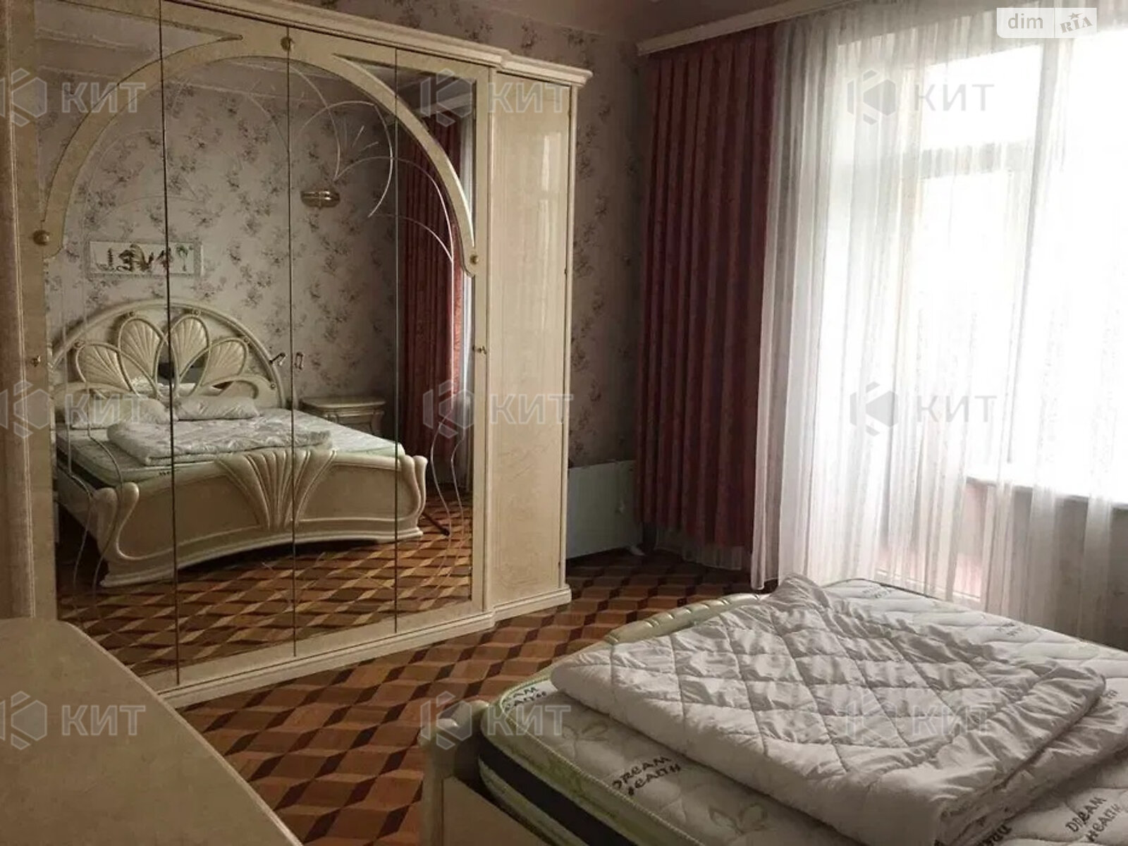 Продажа трехкомнатной квартиры в Харькове, на просп. Героев Харькова 102/112, район Центр фото 1 Продажа трехкомнатной квартиры в Харькове, на просп. Героев Харькова 102/112, район Центр фото 1