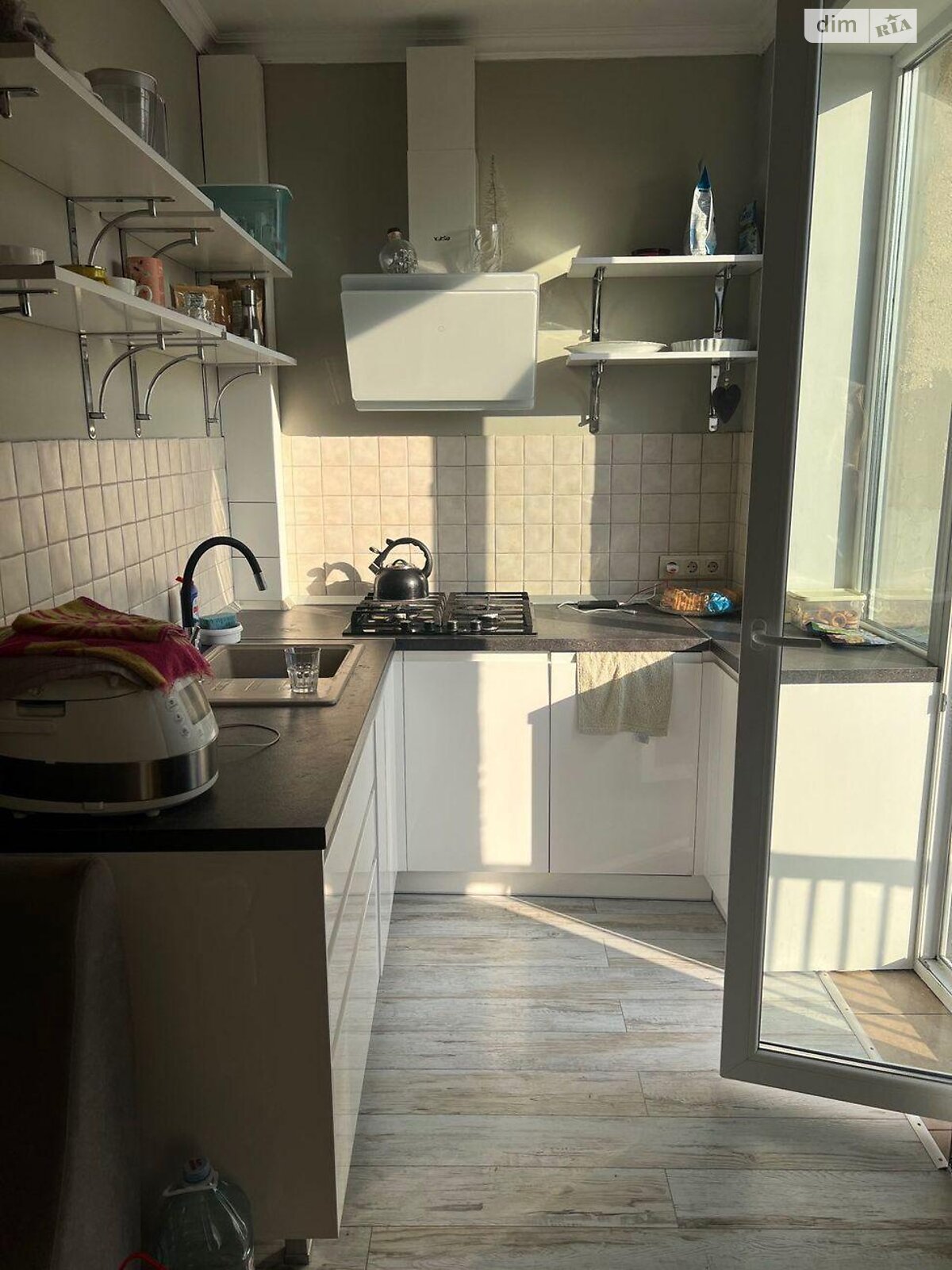 Продаж двокімнатної квартири в Харкові, на вул. Кооперативна, район Університетська Гірка фото 1 Продаж двокімнатної квартири в Харкові, на вул. Кооперативна, район Університетська Гірка фото 1