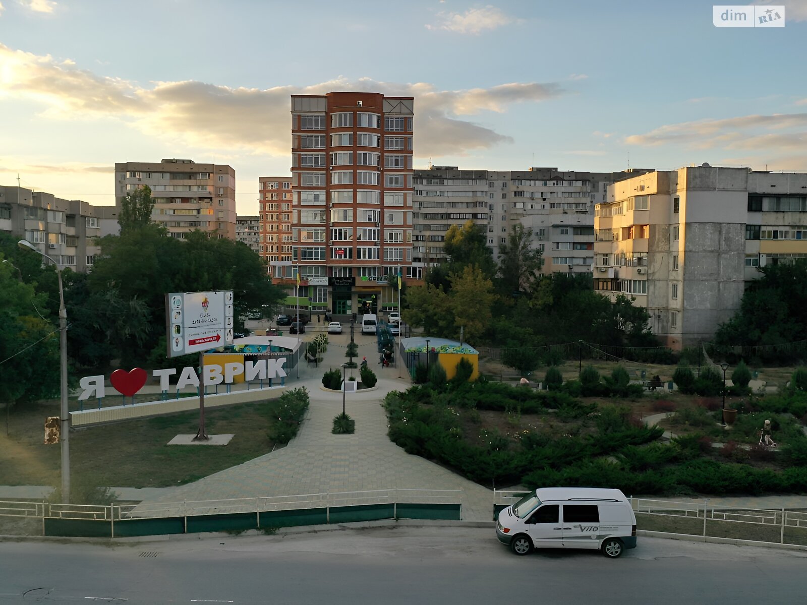 Продаж трикімнатної квартири в Херсоні, на просп. Адмірала Сенявіна 154Б, район Таврійський фото 1 Продаж трикімнатної квартири в Херсоні, на просп. Адмірала Сенявіна 154Б, район Таврійський фото 1