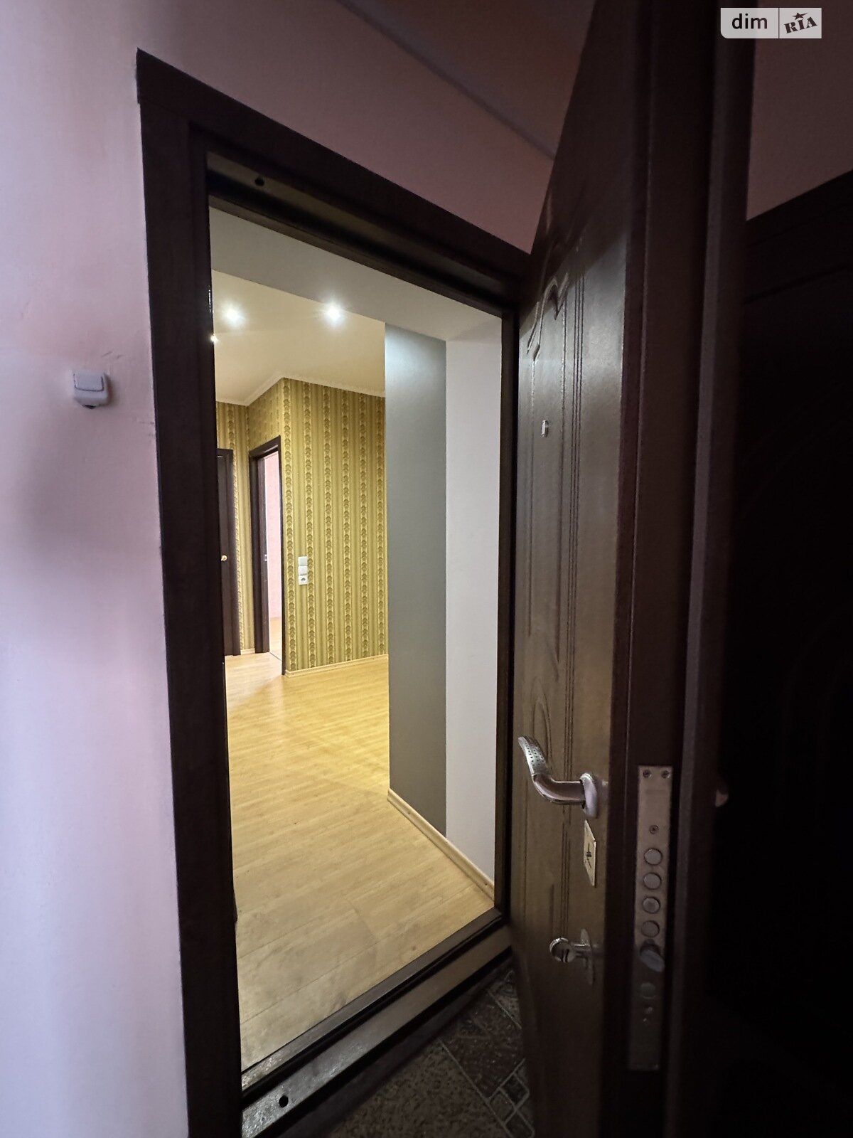 Продажа двухкомнатной квартиры в Хмельницком, на ул. Александра Кушнирука 15, район Дубово фото 1 Продажа двухкомнатной квартиры в Хмельницком, на ул. Александра Кушнирука 15, район Дубово фото 1