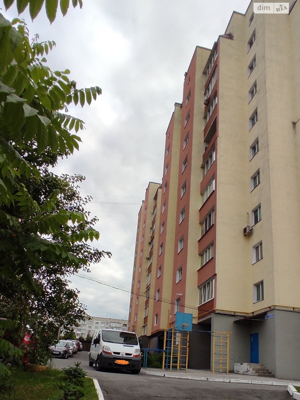 Продажа трехкомнатной квартиры в Хмельницком, на ул. Александра Кушнирука 15, район Дубово фото 1