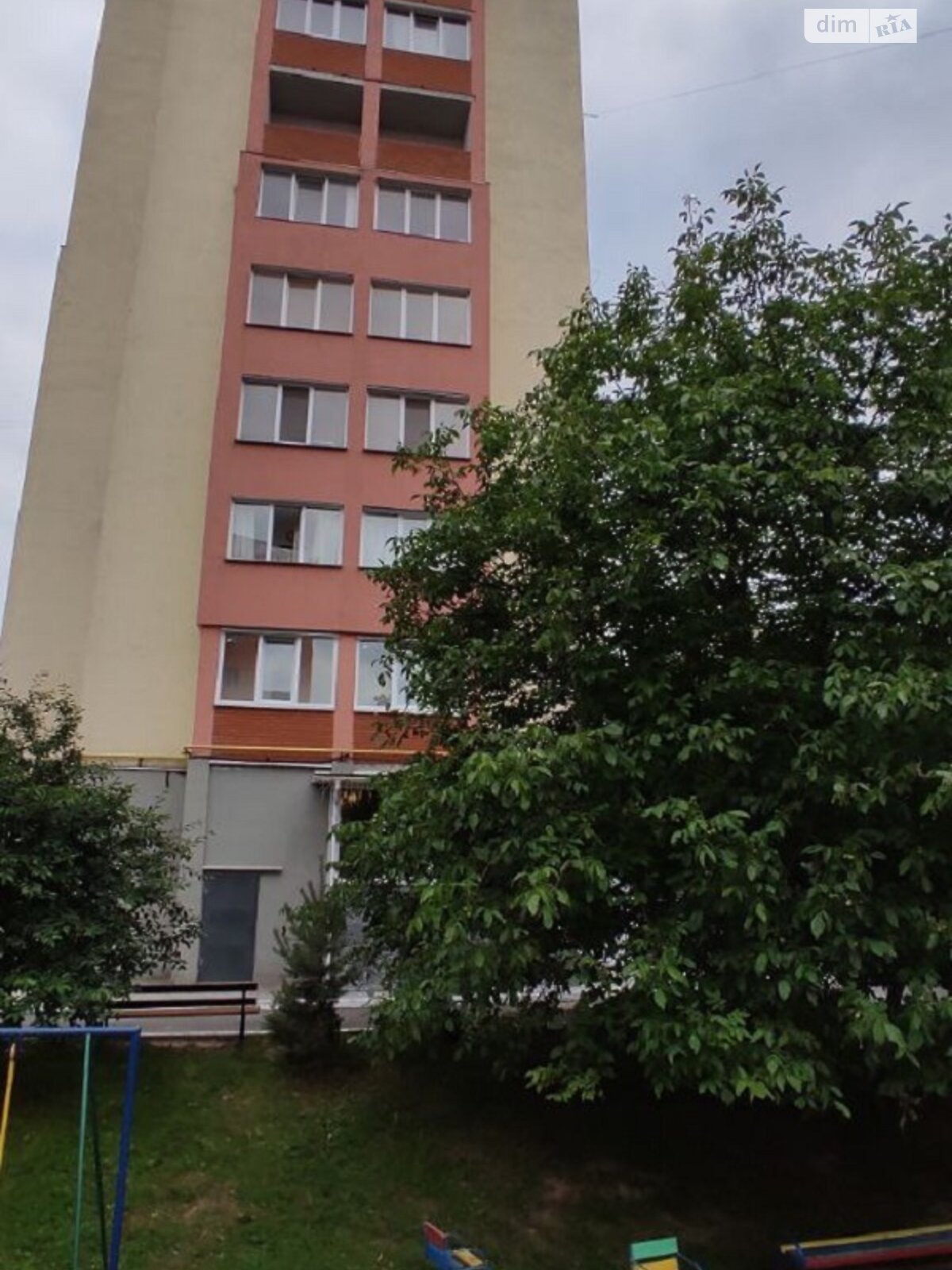 Продажа трехкомнатной квартиры в Хмельницком, на ул. Александра Кушнирука 15, район Дубово фото 1