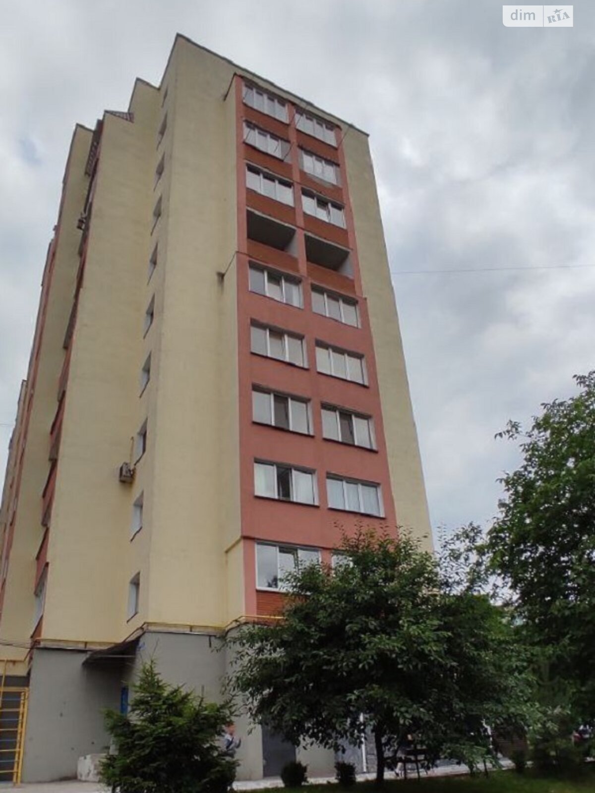 Продажа трехкомнатной квартиры в Хмельницком, на ул. Александра Кушнирука 15, район Дубово фото 1