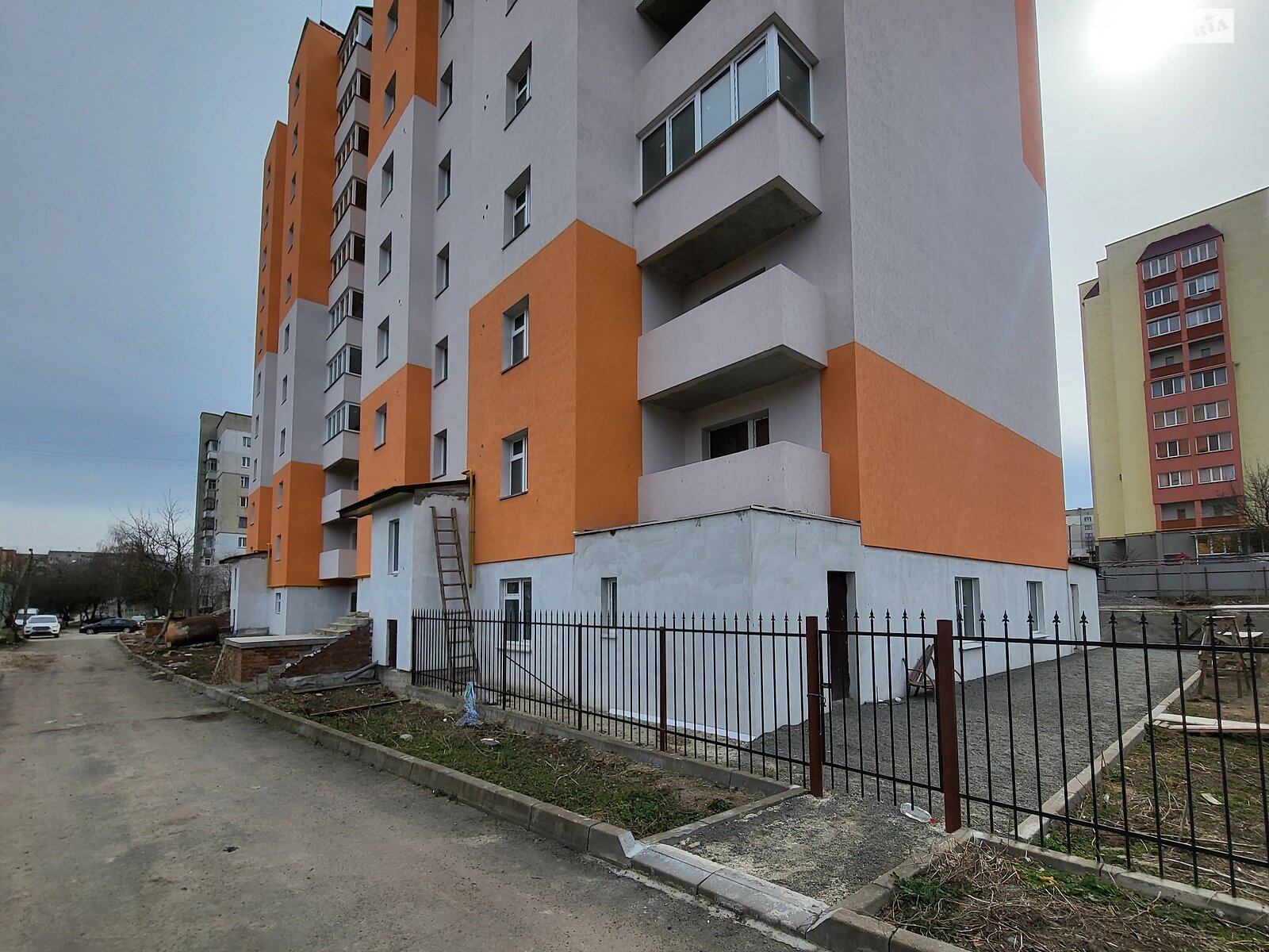 Продажа трехкомнатной квартиры в Хмельницком, на ул. Александра Кушнирука 15, район Дубово фото 1
