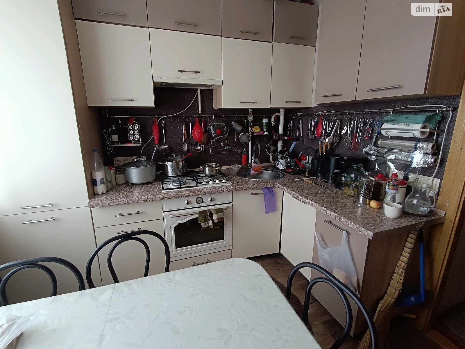 Продажа трехкомнатной квартиры в Хмельницком, на ул. Железнодорожная 63, фото 1 Продажа трехкомнатной квартиры в Хмельницком, на ул. Железнодорожная 63, фото 1