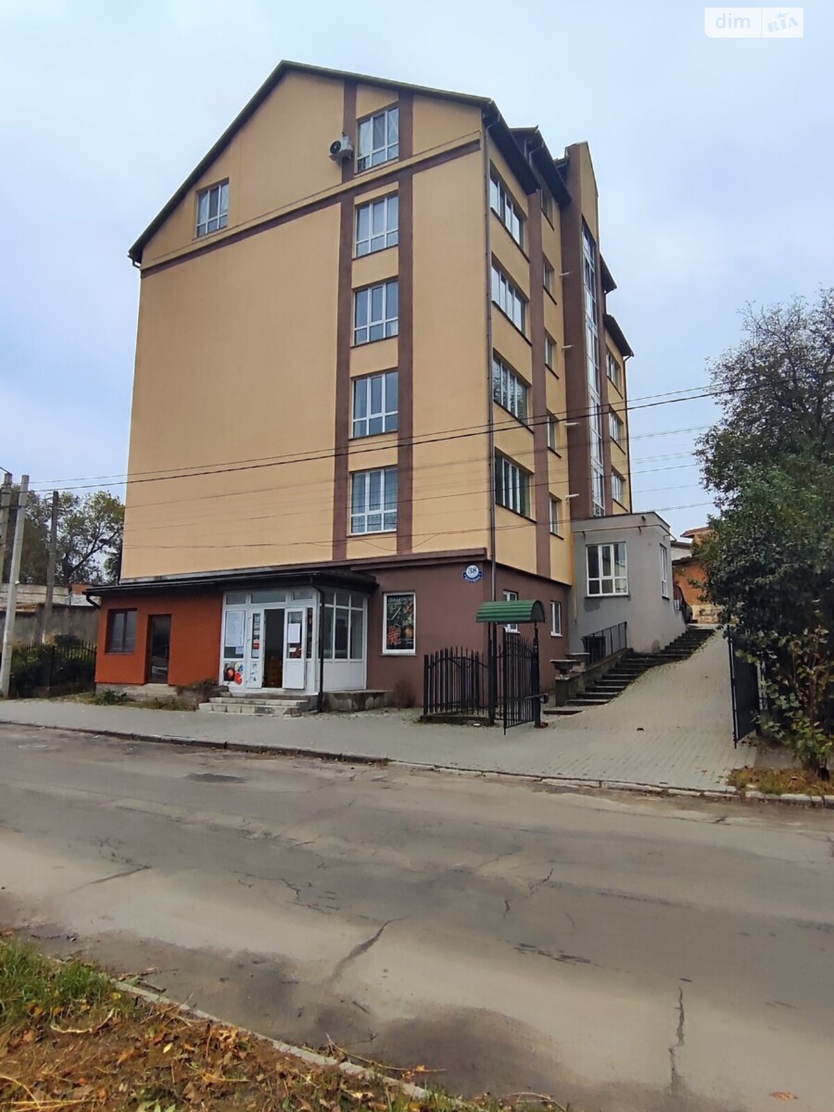 Продаж трикімнатної квартири в Хмельницькому, на вул. Козацька 38, район Кавказ фото 1 Продаж трикімнатної квартири в Хмельницькому, на вул. Козацька 38, район Кавказ фото 1