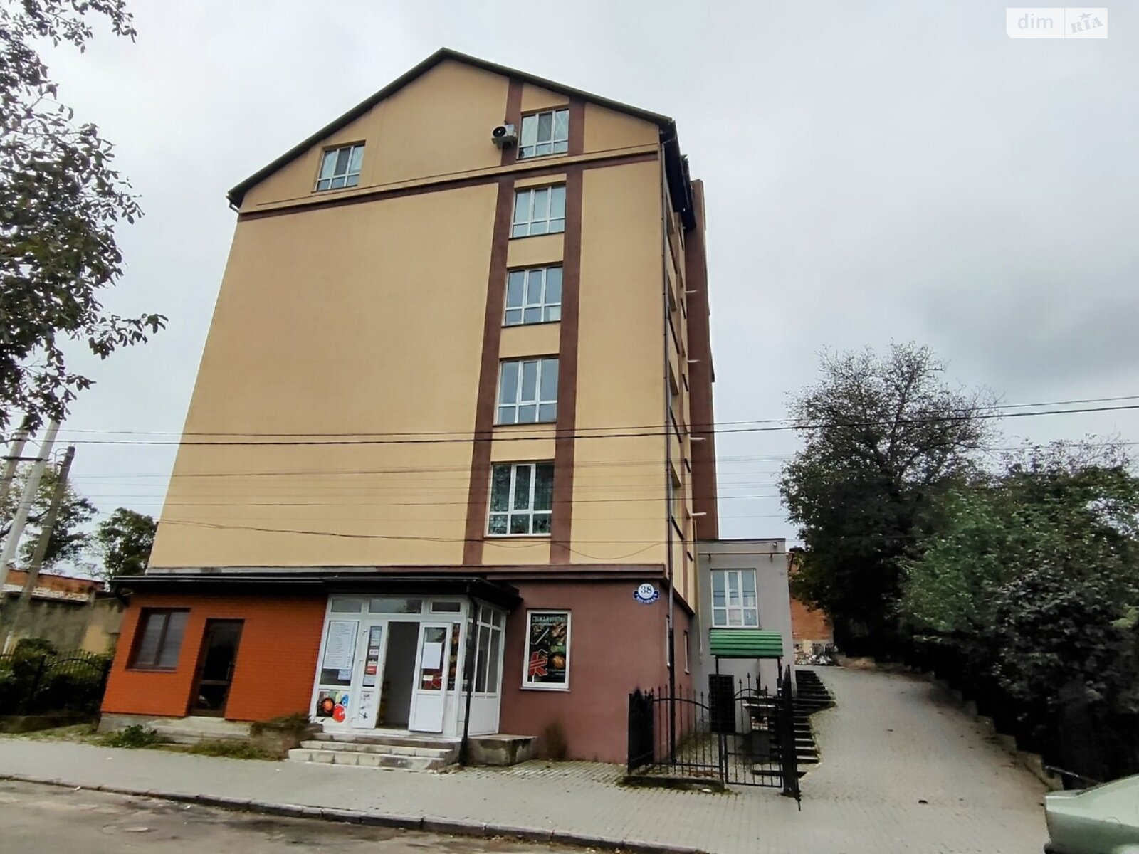 Продаж трикімнатної квартири в Хмельницькому, на вул. Козацька 38, район Кавказ фото 1 Продаж трикімнатної квартири в Хмельницькому, на вул. Козацька 38, район Кавказ фото 1