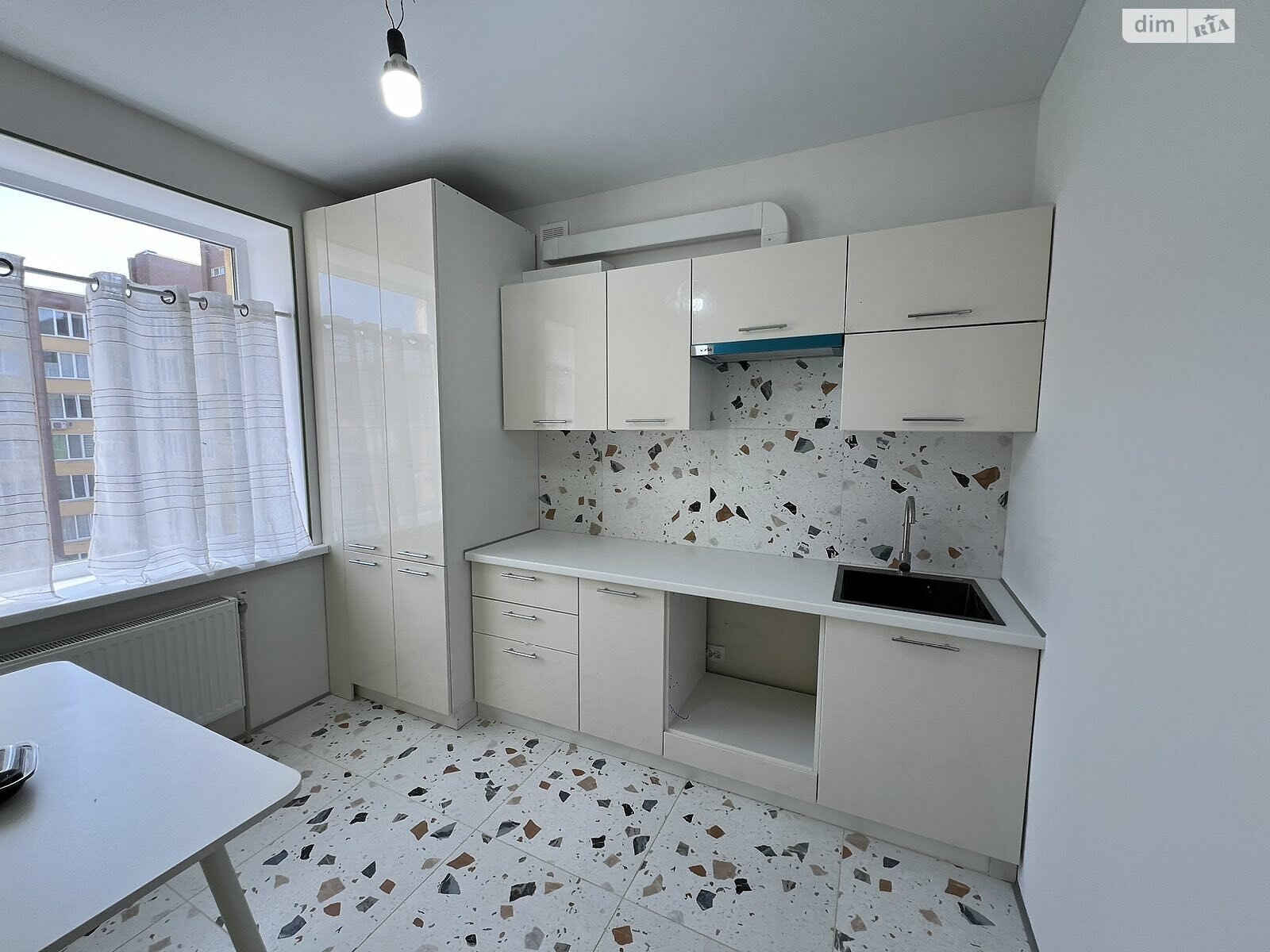 Продажа трехкомнатной квартиры в Хмельницком, на ул. Кармелюка 11, район Озёрный фото 1 Продажа трехкомнатной квартиры в Хмельницком, на ул. Кармелюка 11, район Озёрный фото 1