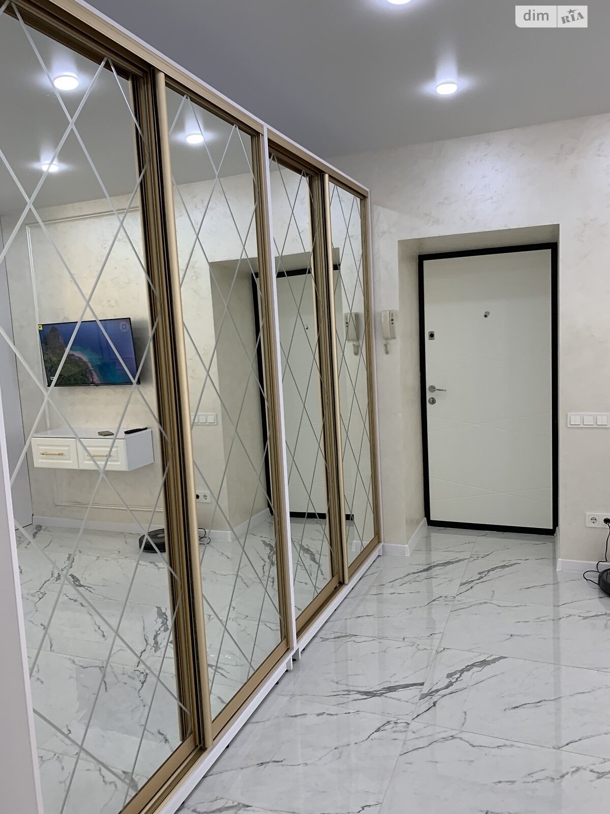 Продажа двухкомнатной квартиры в Хмельницком, на ул. Кармелюка 3/6, кв. 48, район Озёрный фото 1 Продажа двухкомнатной квартиры в Хмельницком, на ул. Кармелюка 3/6, кв. 48, район Озёрный фото 1