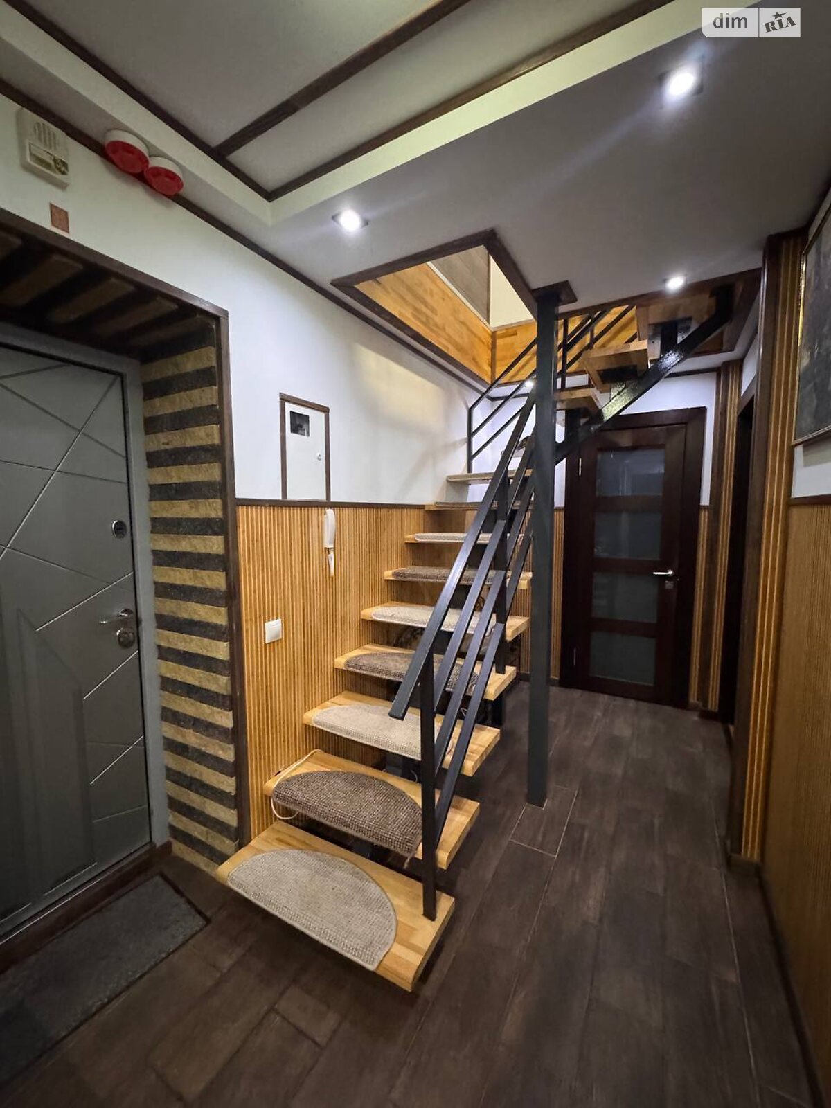 Продажа трехкомнатной квартиры в Хмельницком, на ул. Лесогриневецкая, район Озёрный фото 1 Продажа трехкомнатной квартиры в Хмельницком, на ул. Лесогриневецкая, район Озёрный фото 1