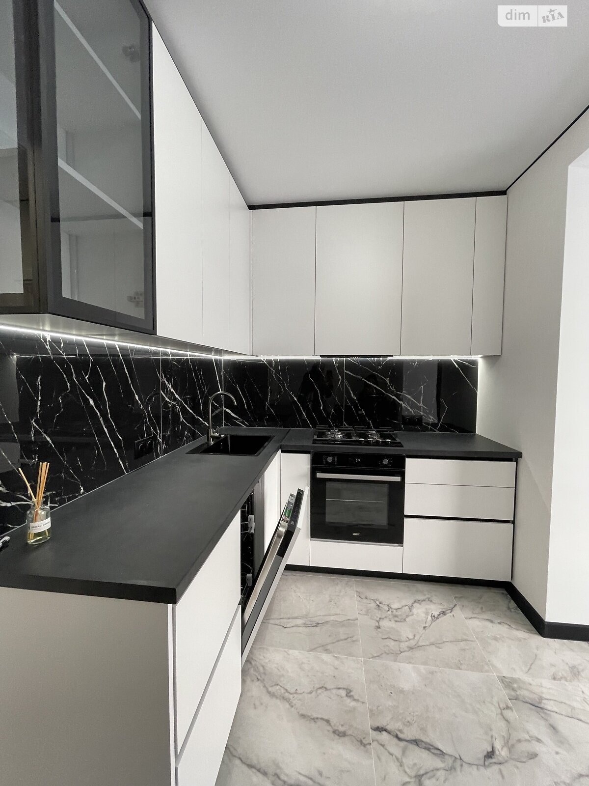 Продажа однокомнатной квартиры в Хмельницком, на ул. Лесогриневецкая 30, район Озёрный фото 1 Продажа однокомнатной квартиры в Хмельницком, на ул. Лесогриневецкая 30, район Озёрный фото 1