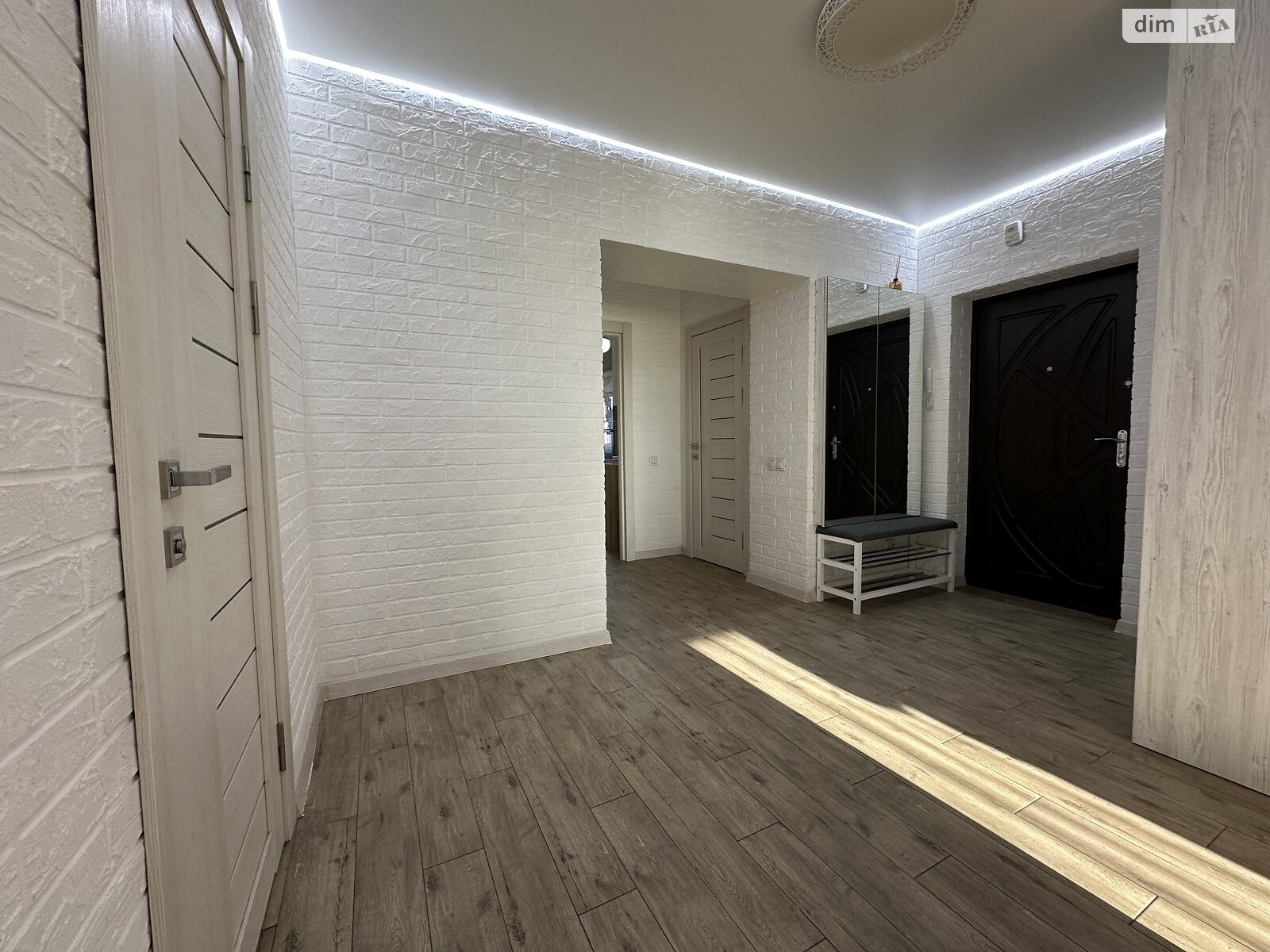 Продажа трехкомнатной квартиры в Хмельницком, на ул. Лесогриневецкая 30/6, район Озёрный фото 1