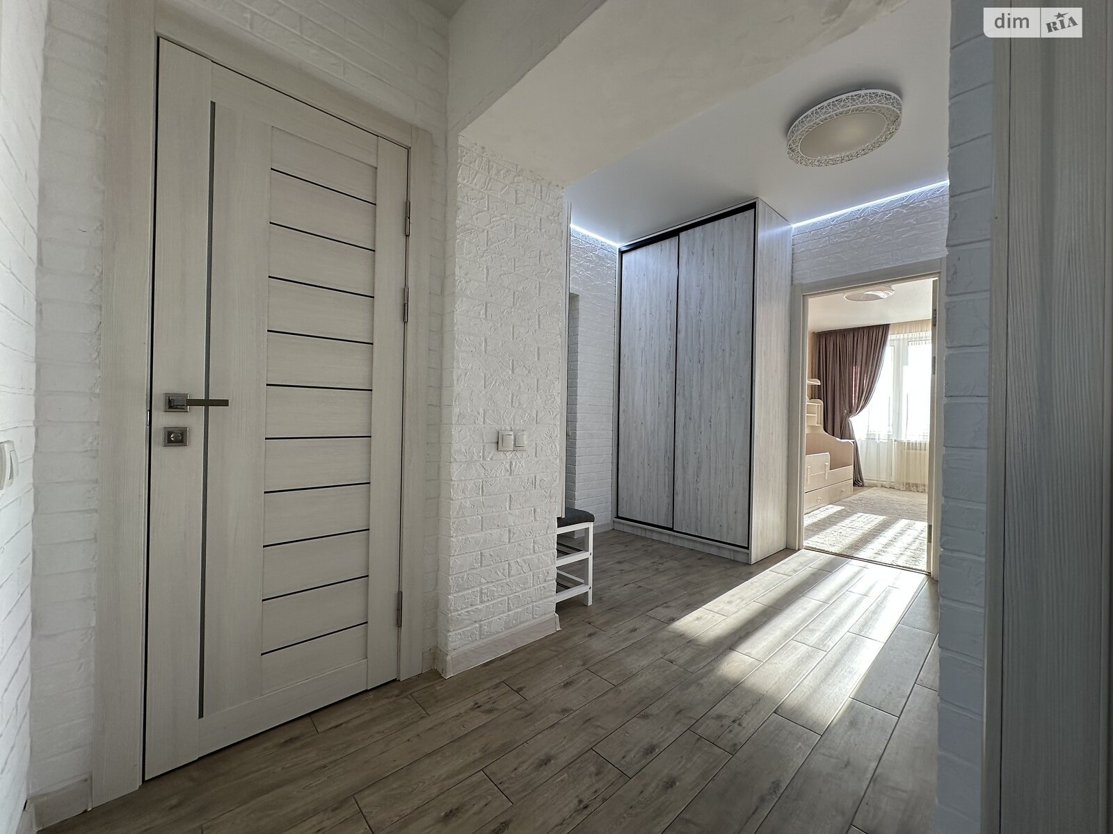 Продажа трехкомнатной квартиры в Хмельницком, на ул. Лесогриневецкая 30/6, район Озёрный фото 1