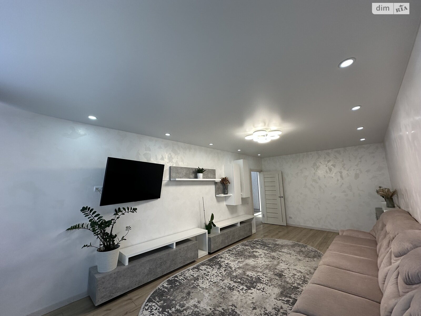 Продажа трехкомнатной квартиры в Хмельницком, на ул. Лесогриневецкая 30/6, район Озёрный фото 1