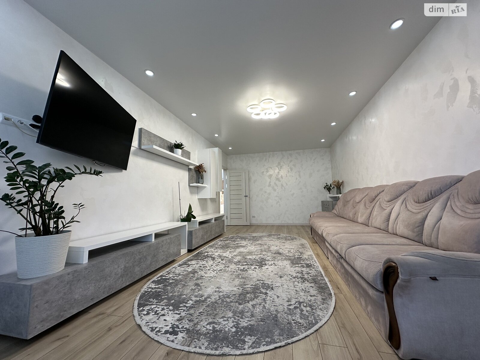 Продажа трехкомнатной квартиры в Хмельницком, на ул. Лесогриневецкая 30/6, район Озёрный фото 1