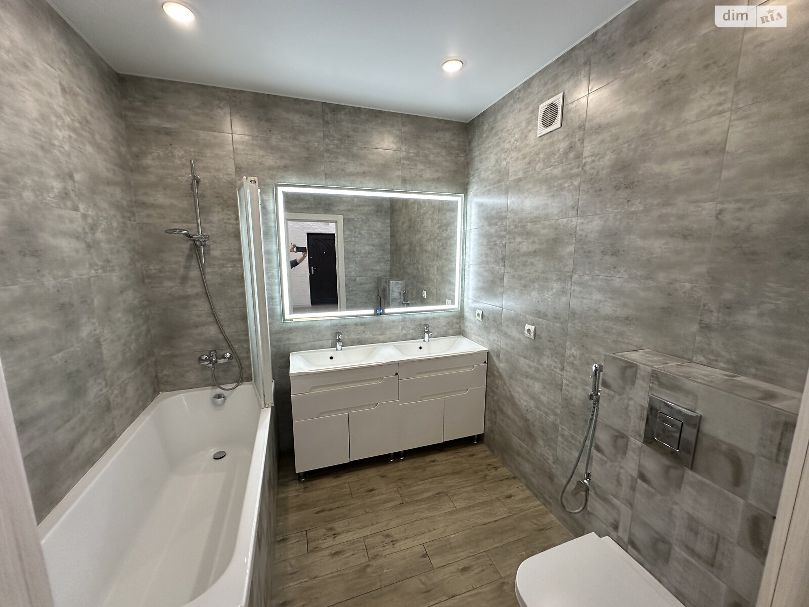 Продажа трехкомнатной квартиры в Хмельницком, на ул. Лесогриневецкая 30/6, район Озёрный фото 1