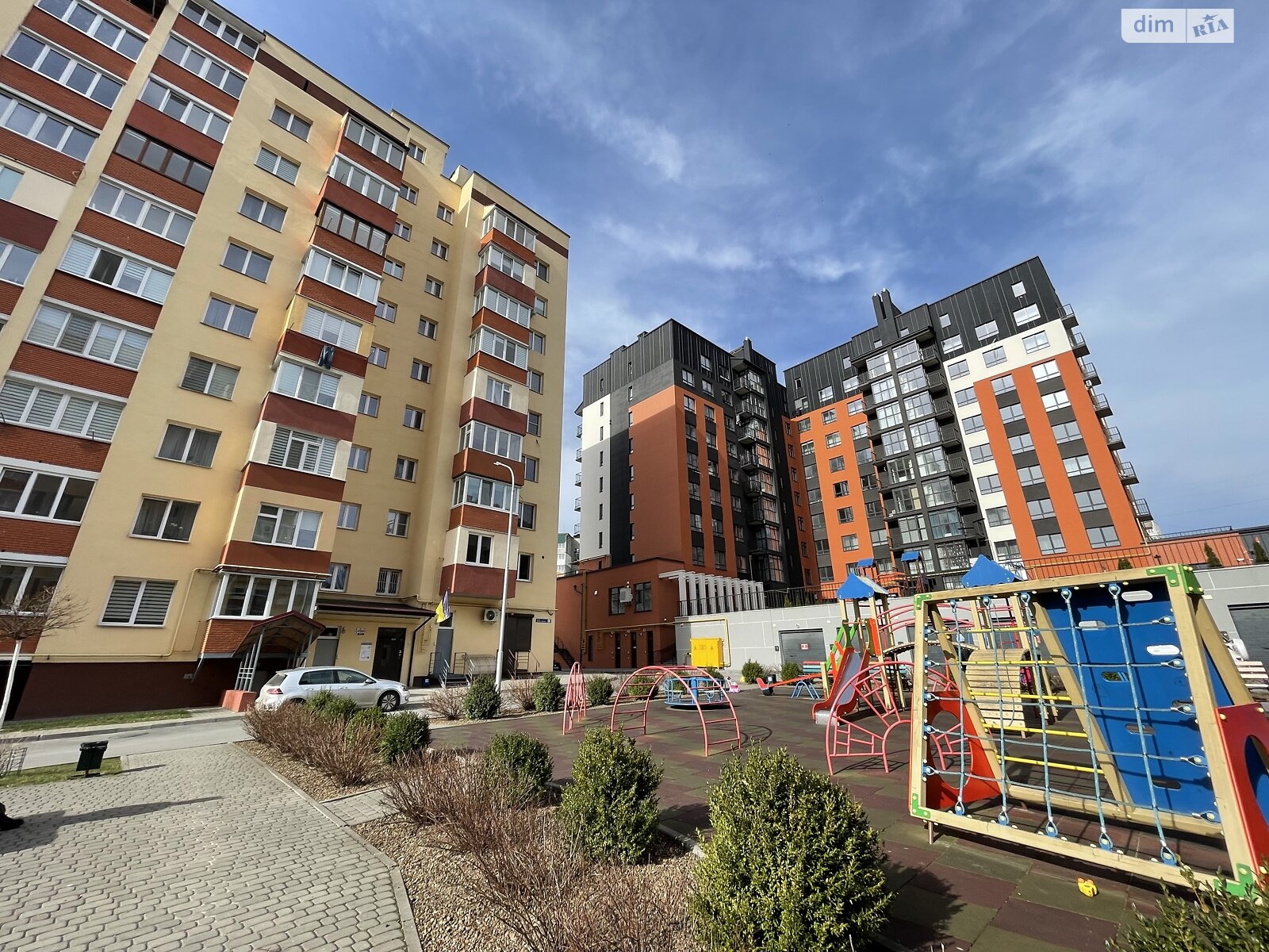 Продаж трикімнатної квартири в Хмельницькому, на вул. Панаса Мирного, район Озерна фото 1