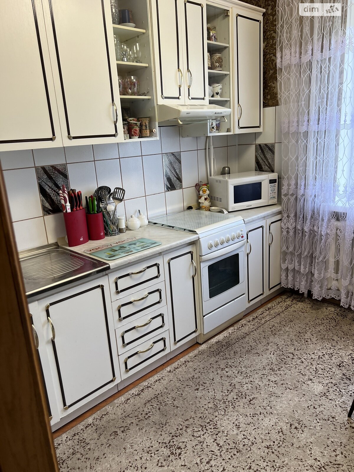 Продажа трехкомнатной квартиры в Хмельницком, на ул. Панаса Мирного, район Озёрный фото 1 Продажа трехкомнатной квартиры в Хмельницком, на ул. Панаса Мирного, район Озёрный фото 1