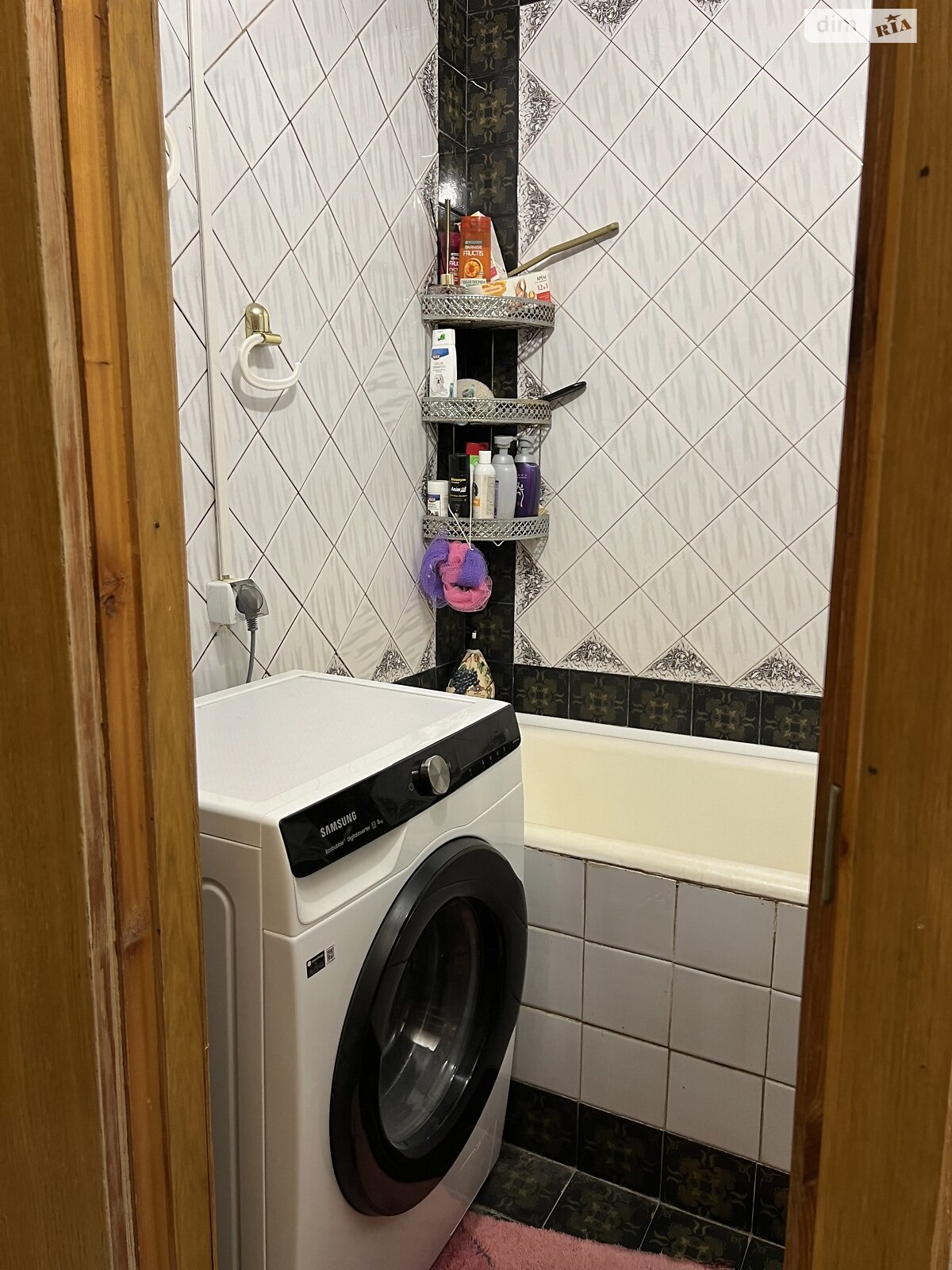 Продажа трехкомнатной квартиры в Хмельницком, на ул. Панаса Мирного, район Озёрный фото 1 Продажа трехкомнатной квартиры в Хмельницком, на ул. Панаса Мирного, район Озёрный фото 1