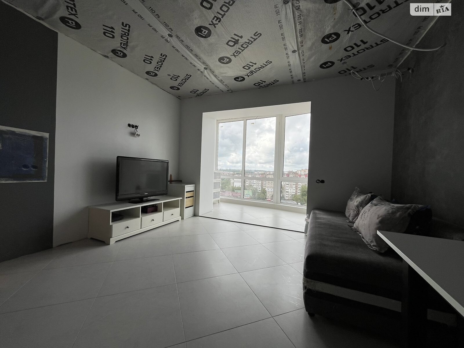 Продаж однокімнатної квартири в Хмельницькому, на вул. Панаса Мирного, район Озерна фото 1 Продаж однокімнатної квартири в Хмельницькому, на вул. Панаса Мирного, район Озерна фото 1