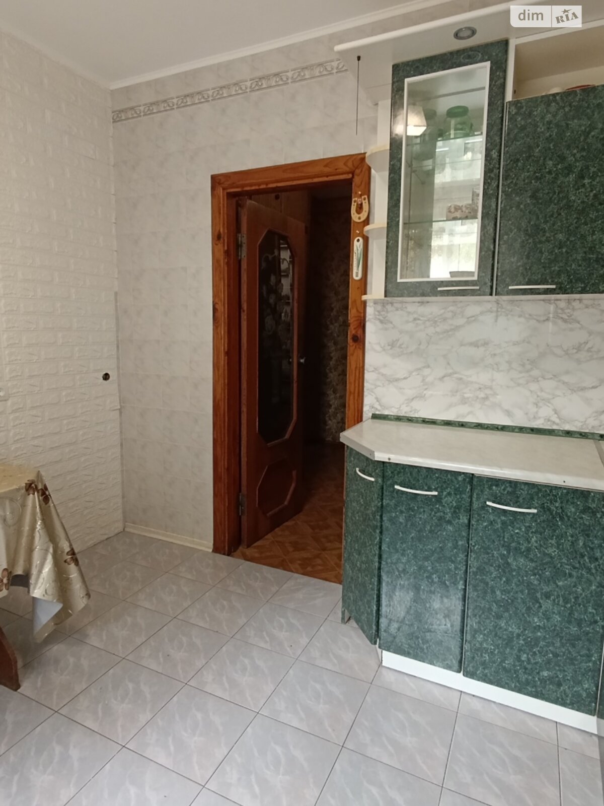 Продажа трехкомнатной квартиры в Хмельницком, на ул. Зализняка Максима, район Озёрный фото 1 Продажа трехкомнатной квартиры в Хмельницком, на ул. Зализняка Максима, район Озёрный фото 1