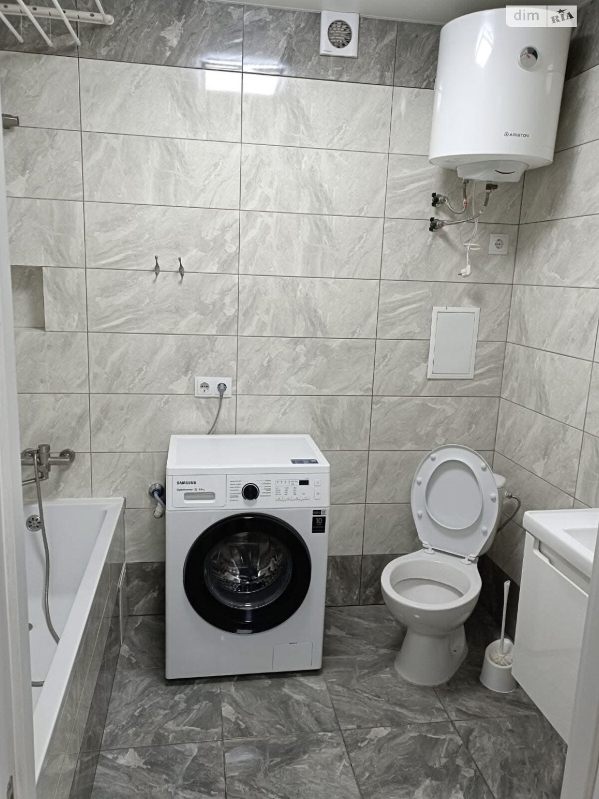 Продаж однокімнатної квартири в Хмельницькому, на вул. Залізняка Максима 1В, район Озерна фото 1