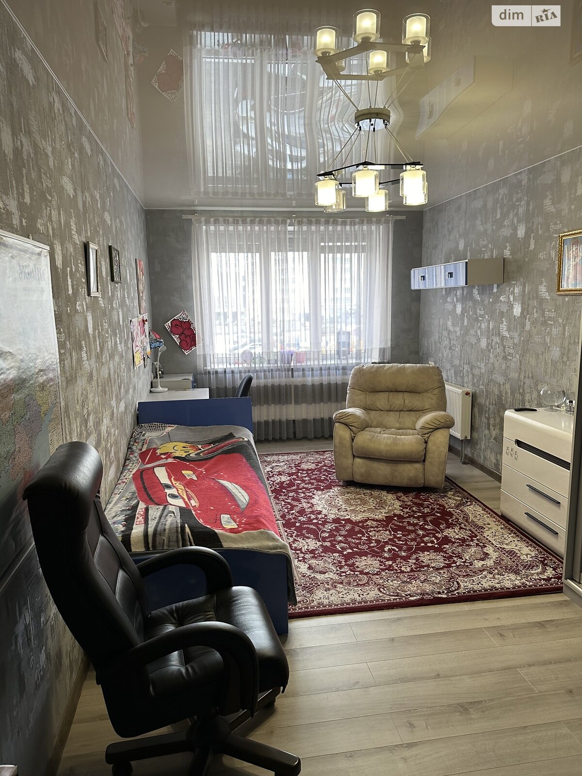 Продажа трехкомнатной квартиры в Хмельницком, на ул. Сечевых Стрельцов, район Озёрный фото 1