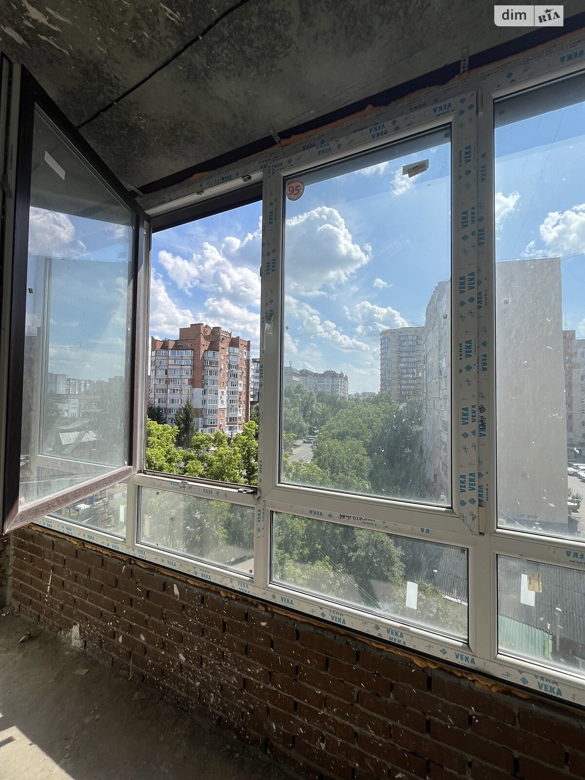 Продажа трехкомнатной квартиры в Хмельницком, на ул. Прибугская 12/1, район Подол фото 1 Продажа трехкомнатной квартиры в Хмельницком, на ул. Прибугская 12/1, район Подол фото 1