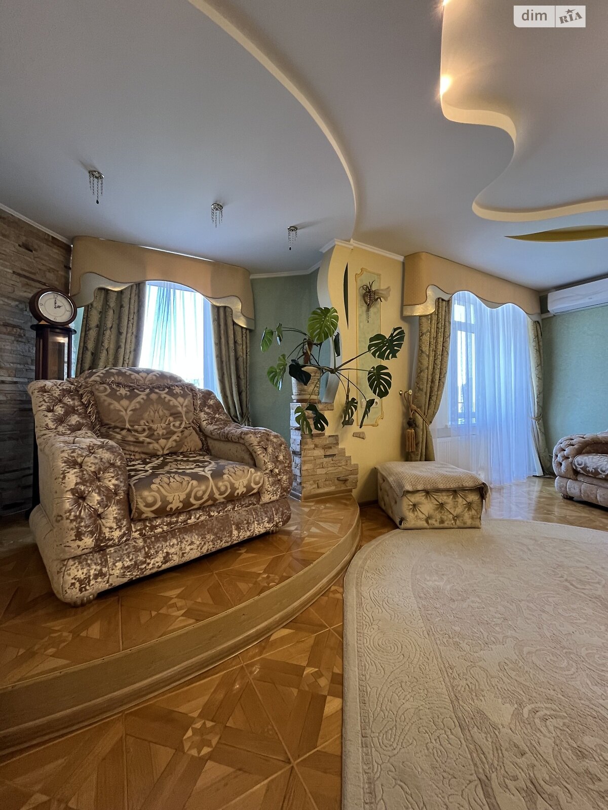 Продажа трехкомнатной квартиры в Хмельницком, на ул. Парковая 6/2, район Старый город (старый базар) фото 1 Продажа трехкомнатной квартиры в Хмельницком, на ул. Парковая 6/2, район Старый город (старый базар) фото 1