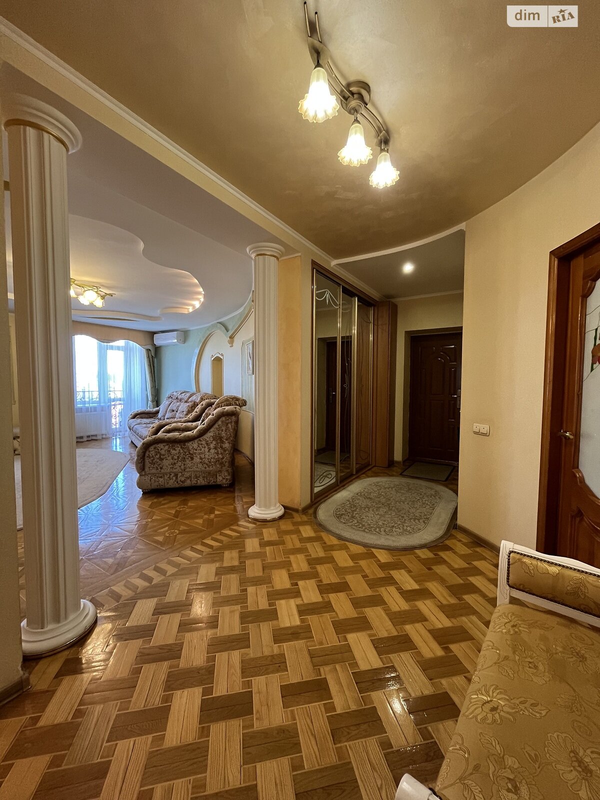 Продажа трехкомнатной квартиры в Хмельницком, на ул. Парковая 6/2, район Старый город (старый базар) фото 1 Продажа трехкомнатной квартиры в Хмельницком, на ул. Парковая 6/2, район Старый город (старый базар) фото 1