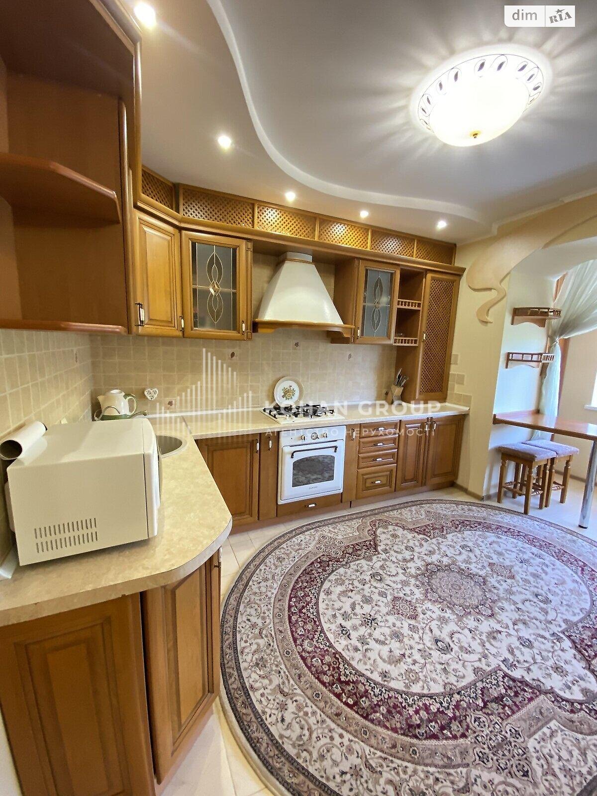 Продажа трехкомнатной квартиры в Хмельницком, на ул. Парковая 6/2, район Старый город (старый базар) фото 1 Продажа трехкомнатной квартиры в Хмельницком, на ул. Парковая 6/2, район Старый город (старый базар) фото 1