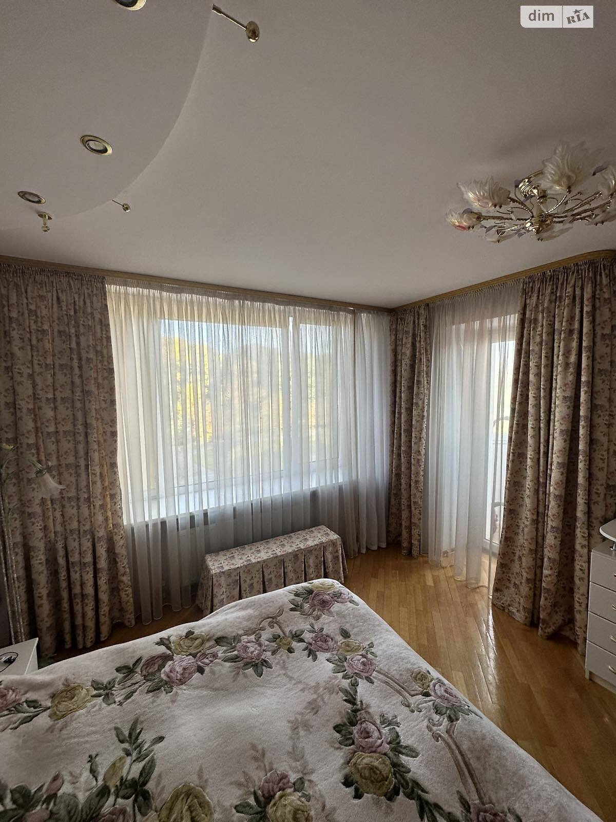 Продажа трехкомнатной квартиры в Хмельницком, на ул. Парковая 6/2, район Старый город (старый базар) фото 1 Продажа трехкомнатной квартиры в Хмельницком, на ул. Парковая 6/2, район Старый город (старый базар) фото 1