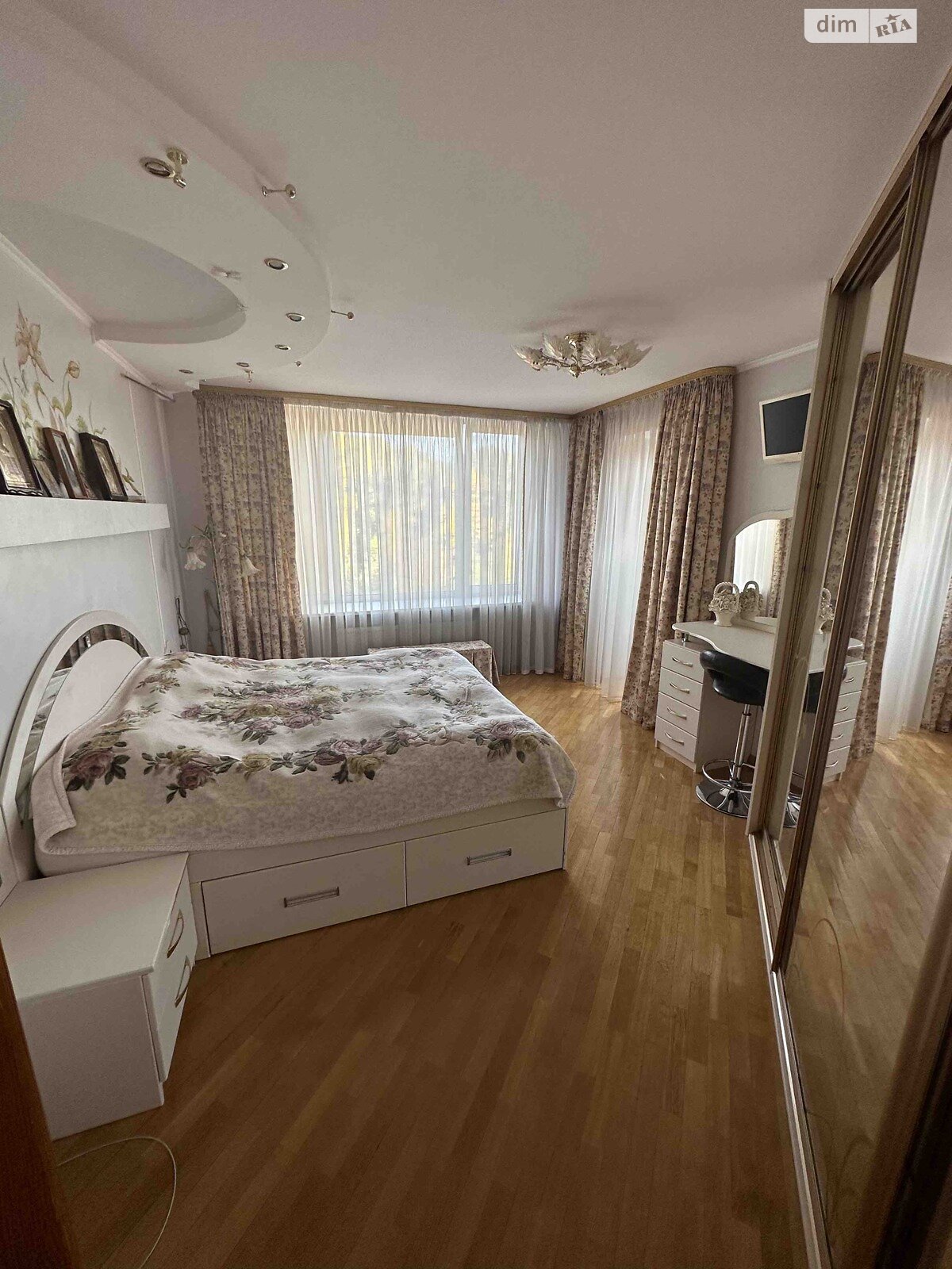 Продажа трехкомнатной квартиры в Хмельницком, на ул. Парковая 6/2, район Старый город (старый базар) фото 1 Продажа трехкомнатной квартиры в Хмельницком, на ул. Парковая 6/2, район Старый город (старый базар) фото 1