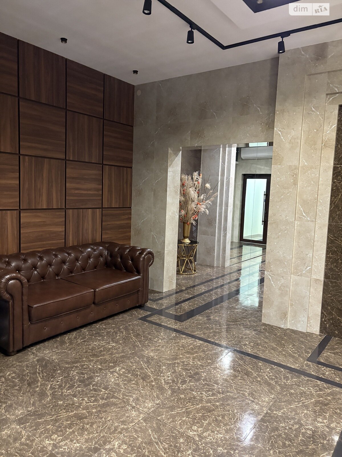 Продаж двокімнатної квартири в Хмельницькому, на вул. Староміська, район Старе місто (старий базар) фото 1