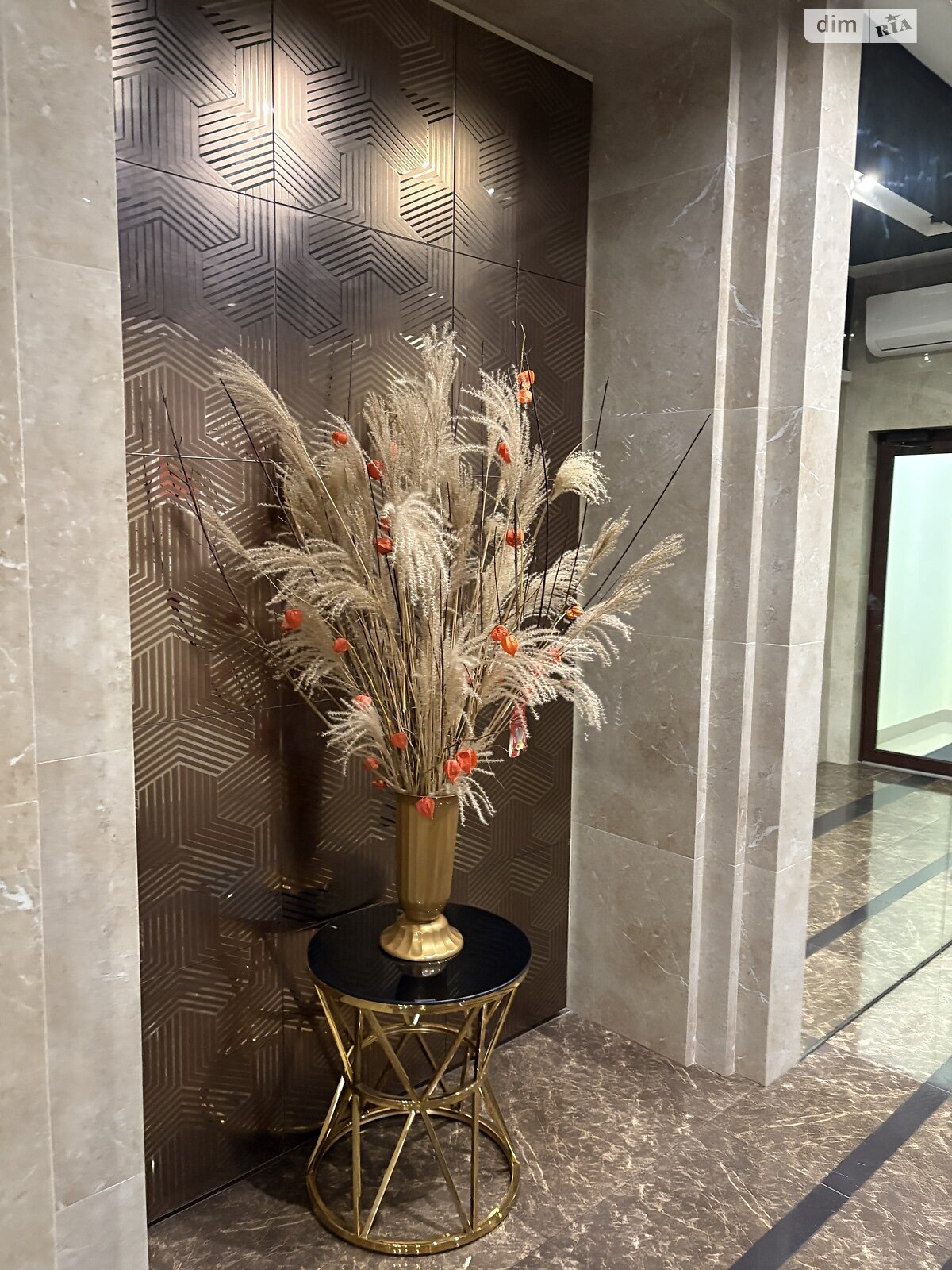 Продаж двокімнатної квартири в Хмельницькому, на вул. Староміська, район Старе місто (старий базар) фото 1