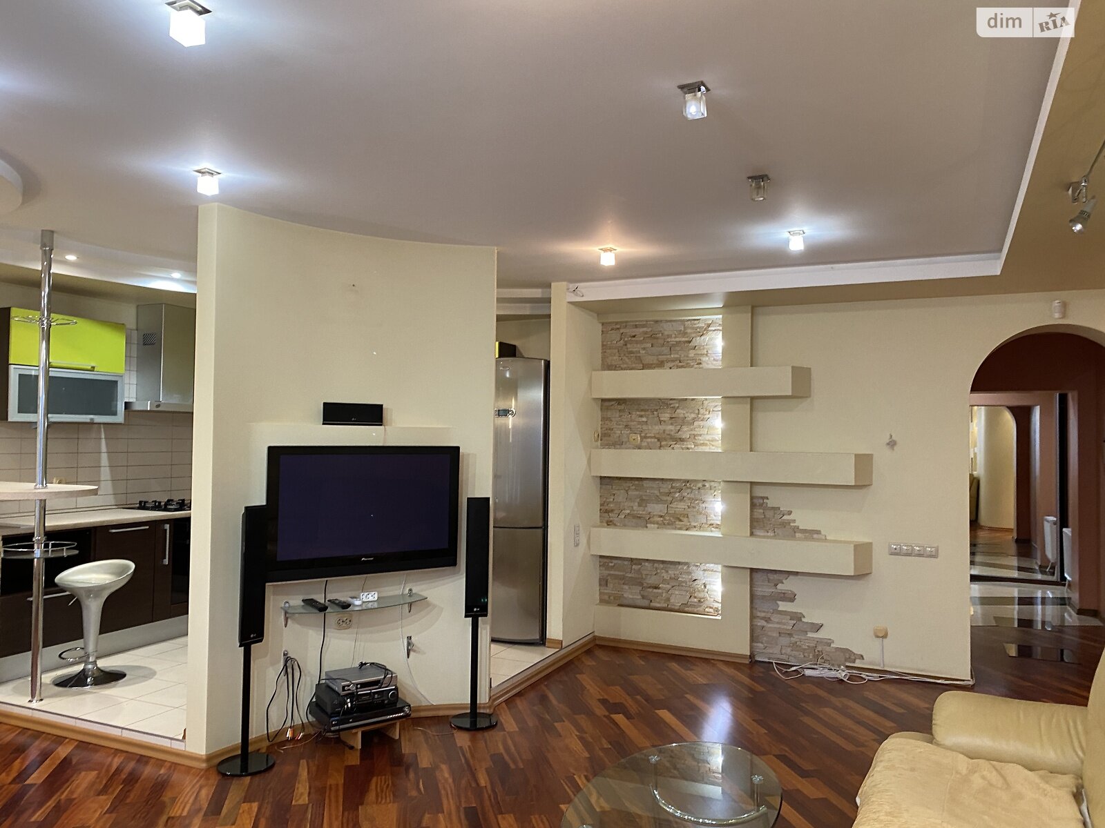 Продажа трехкомнатной квартиры в Хмельницком, на ул. Вайсера, кв. 23, район Старый город (старый базар) фото 1 Продажа трехкомнатной квартиры в Хмельницком, на ул. Вайсера, кв. 23, район Старый город (старый базар) фото 1