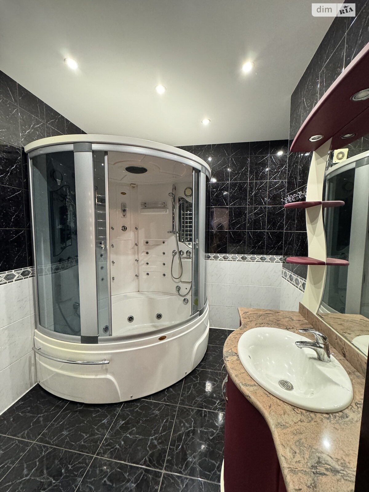 Продаж трикімнатної квартири в Хмельницькому, на вул. Героїв Майдану 48, район Центр фото 1