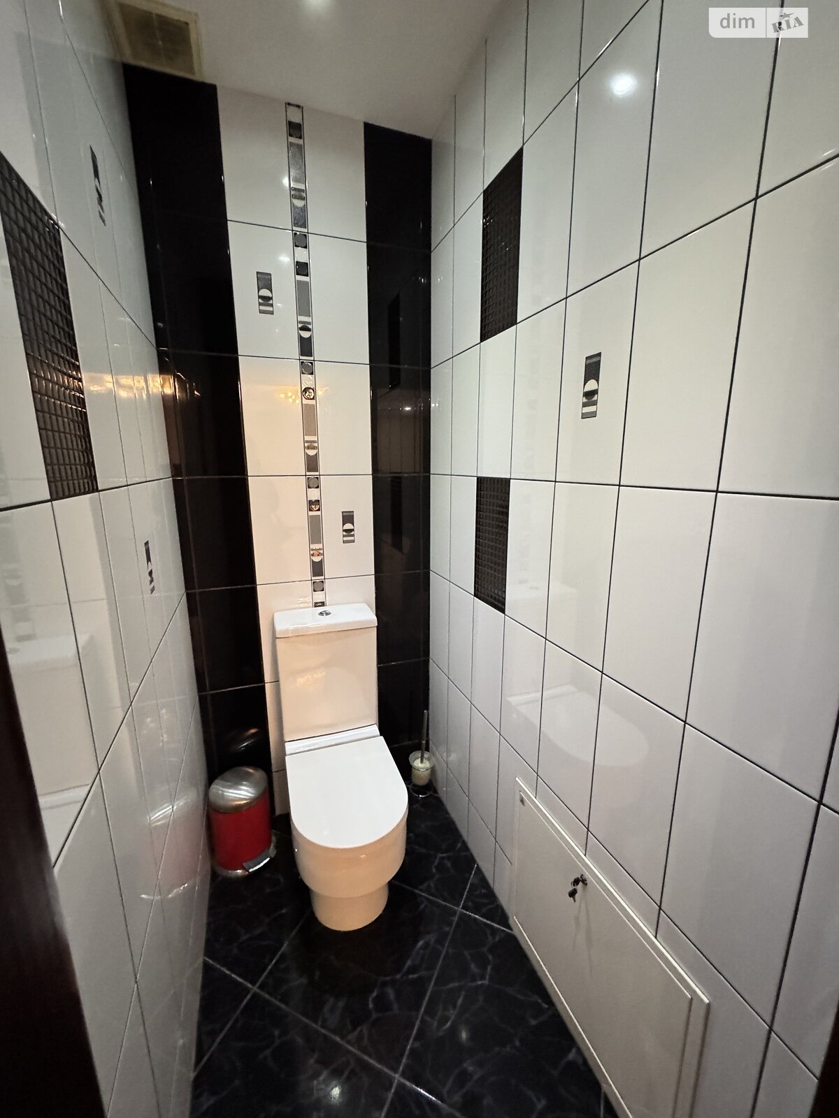 Продаж трикімнатної квартири в Хмельницькому, на вул. Героїв Майдану 48, район Центр фото 1