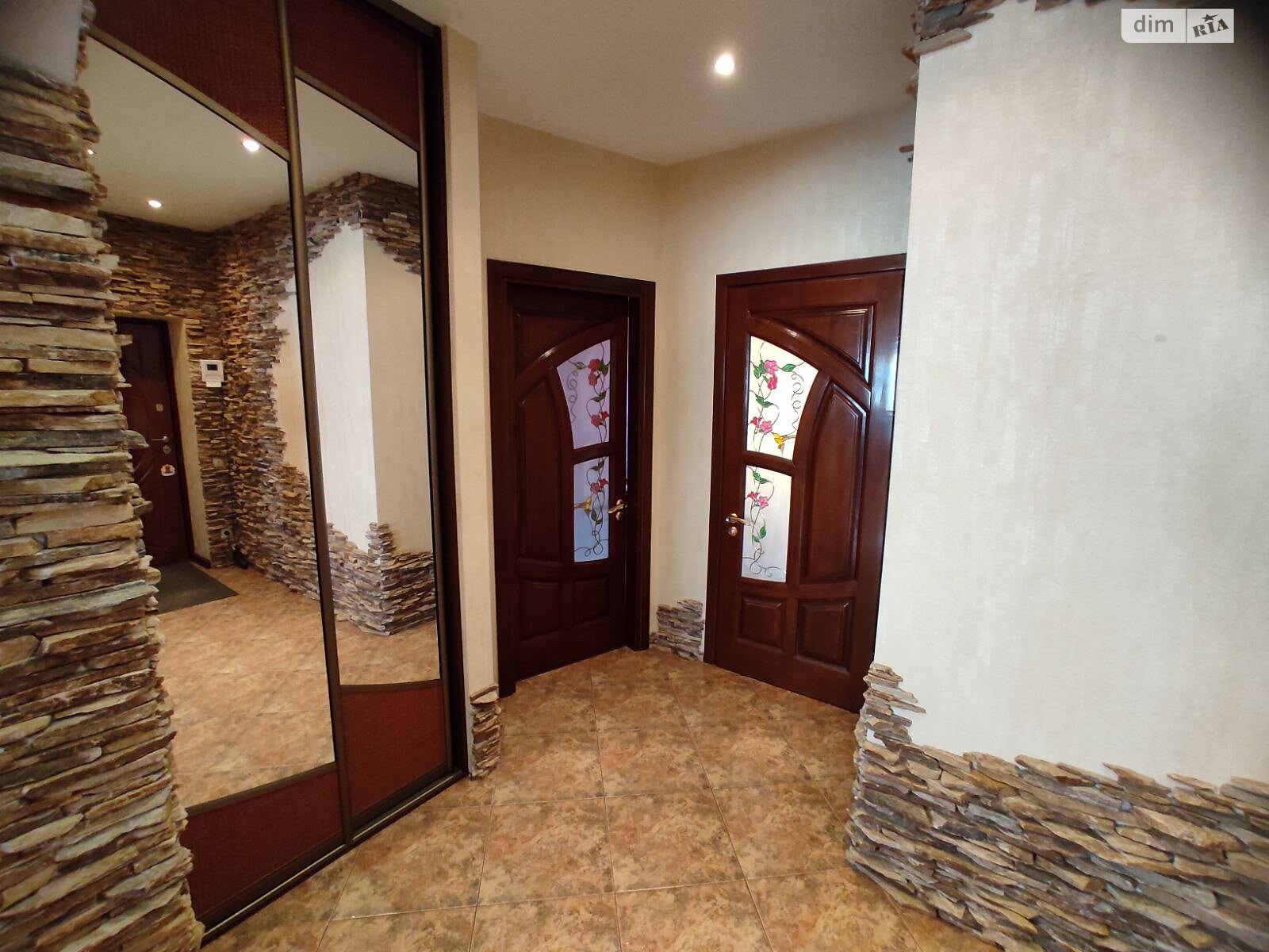 Продаж трикімнатної квартири в Хмельницькому, на вул. Героїв Майдану 48, район Центр фото 1