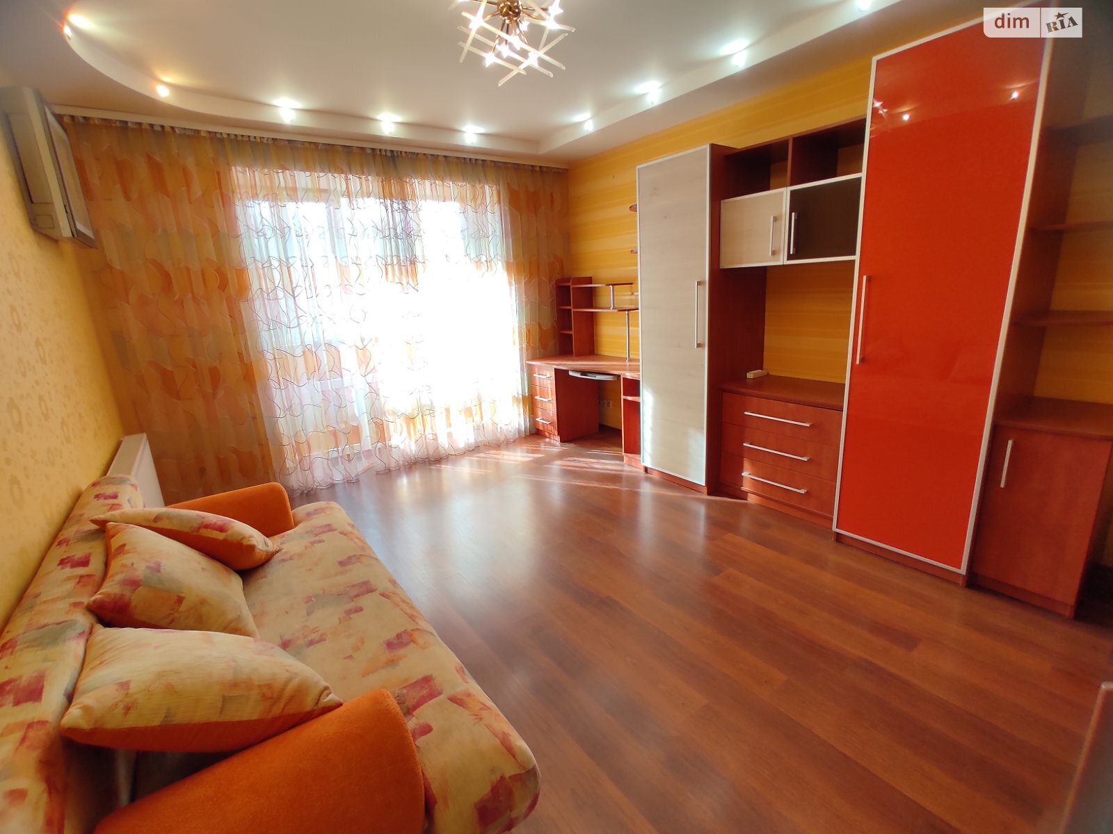 Продаж трикімнатної квартири в Хмельницькому, на вул. Героїв Майдану 48, район Центр фото 1