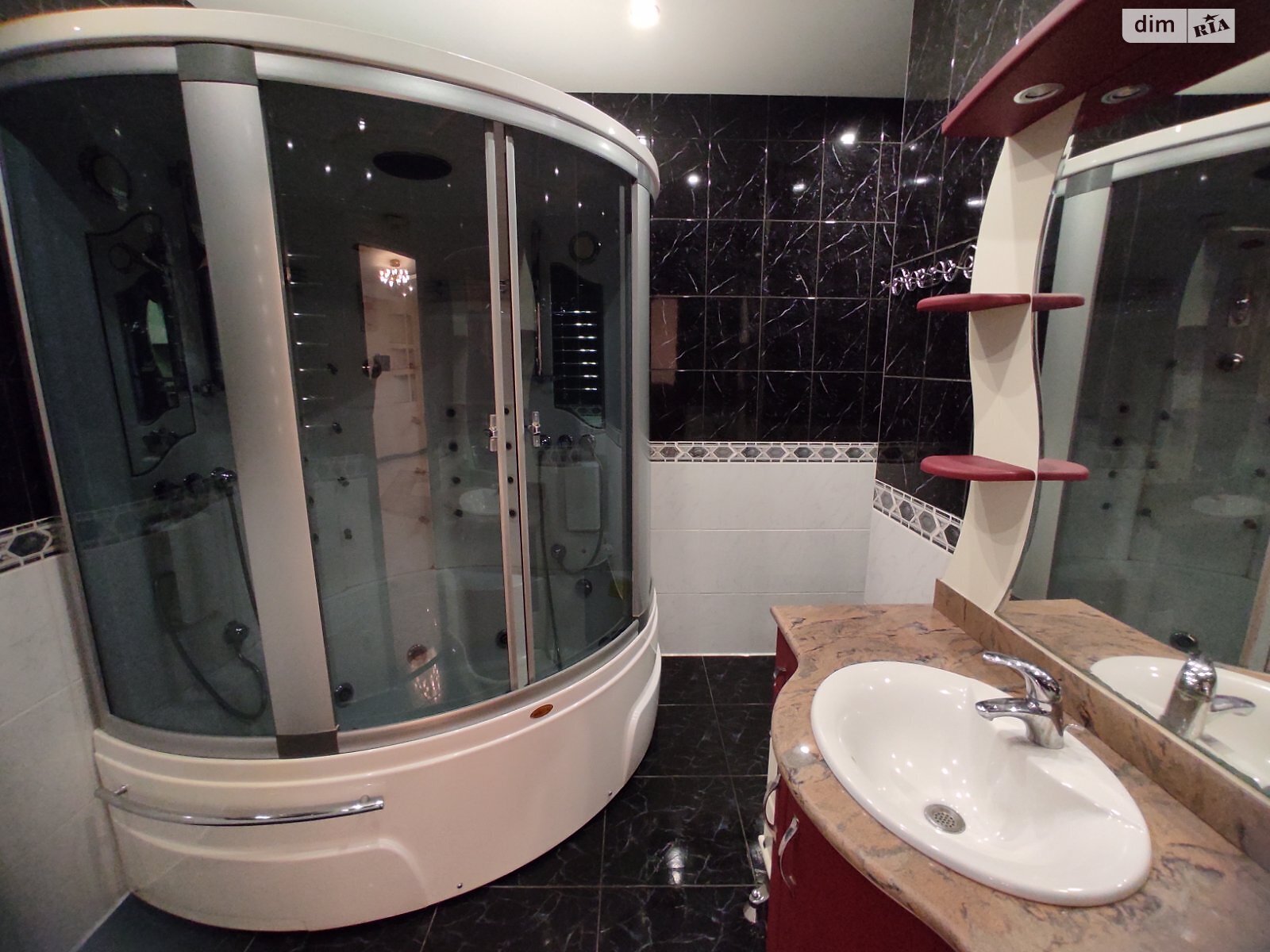 Продаж трикімнатної квартири в Хмельницькому, на вул. Героїв Майдану 48, район Центр фото 1