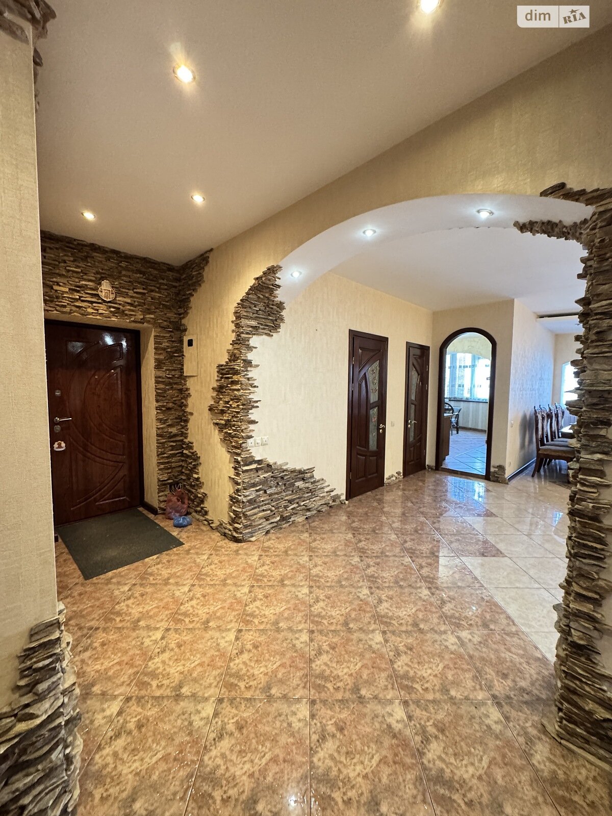 Продаж трикімнатної квартири в Хмельницькому, на вул. Героїв Майдану 48, район Центр фото 1