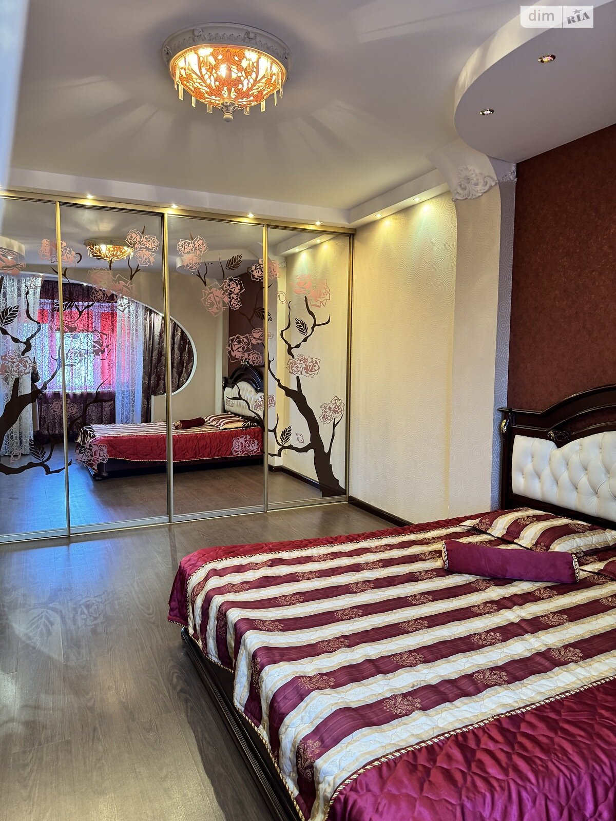 Продаж трикімнатної квартири в Хмельницькому, на вул. Героїв Майдану 48, район Центр фото 1